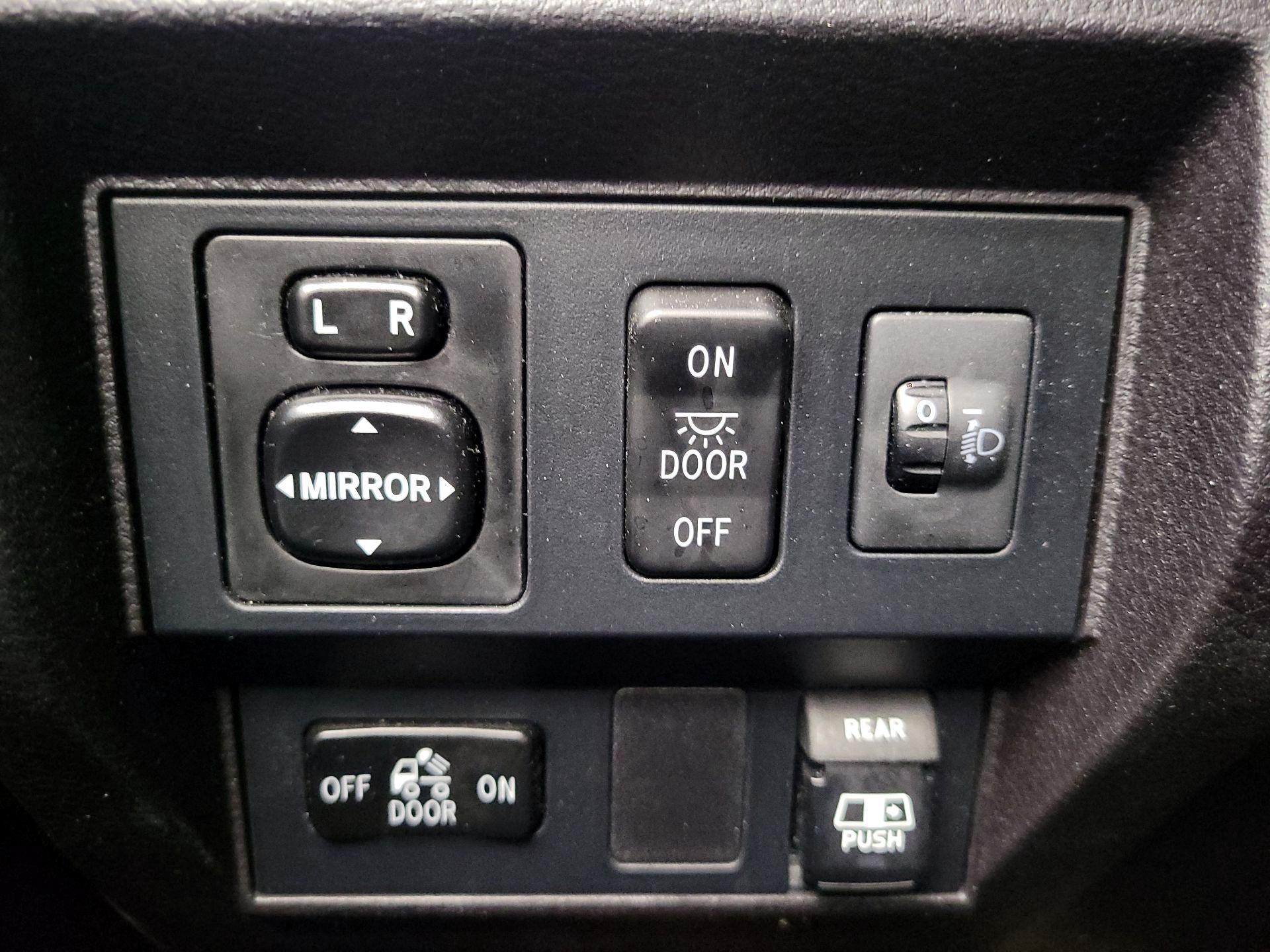 Thumbnail: 2015 Toyota Tundra - 13