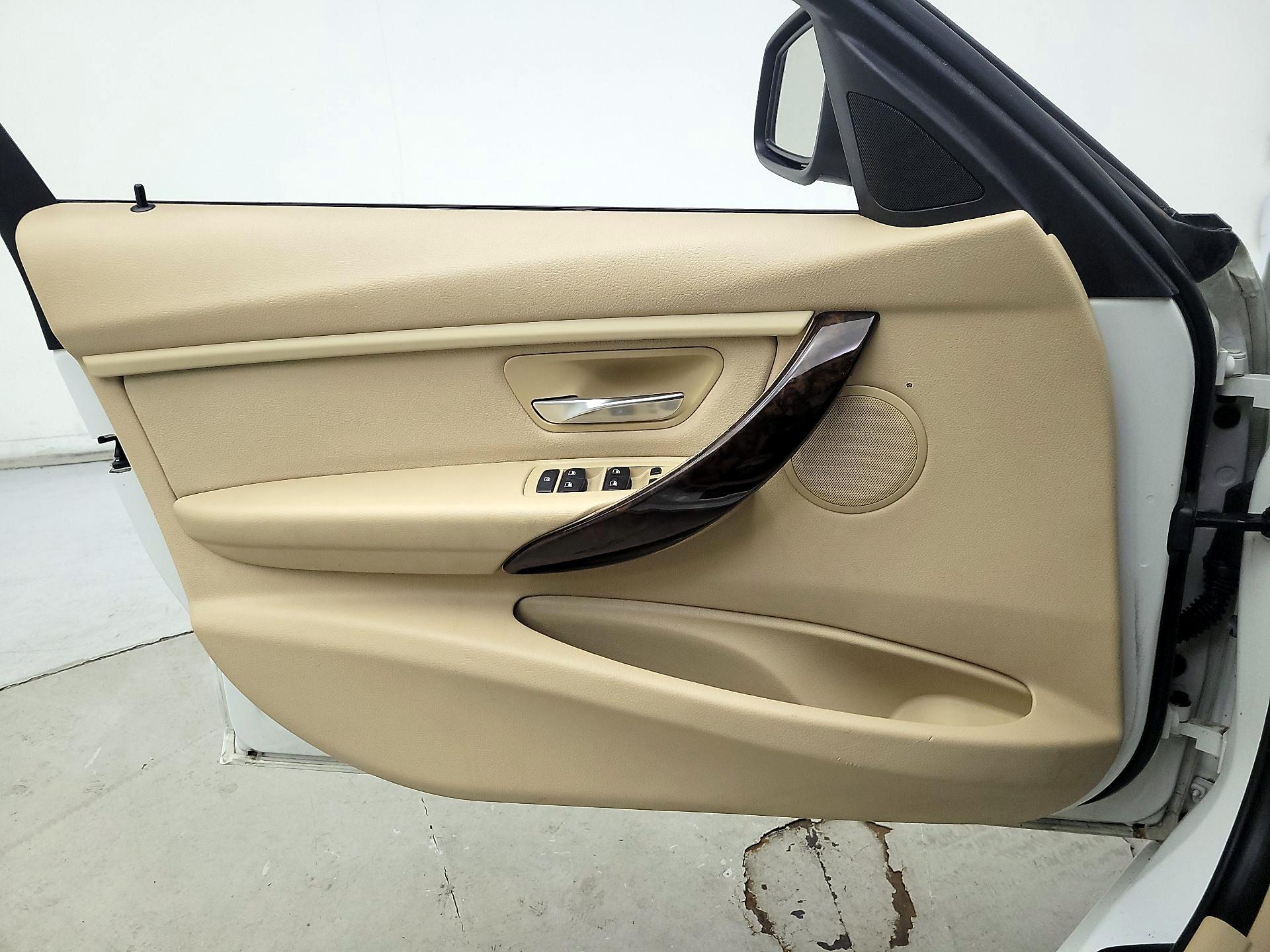 Thumbnail: 2014 BMW 3 Series - 12