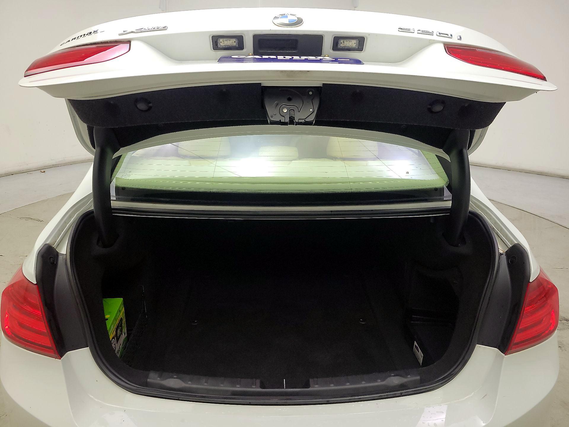 Thumbnail: 2014 BMW 3 Series - 20