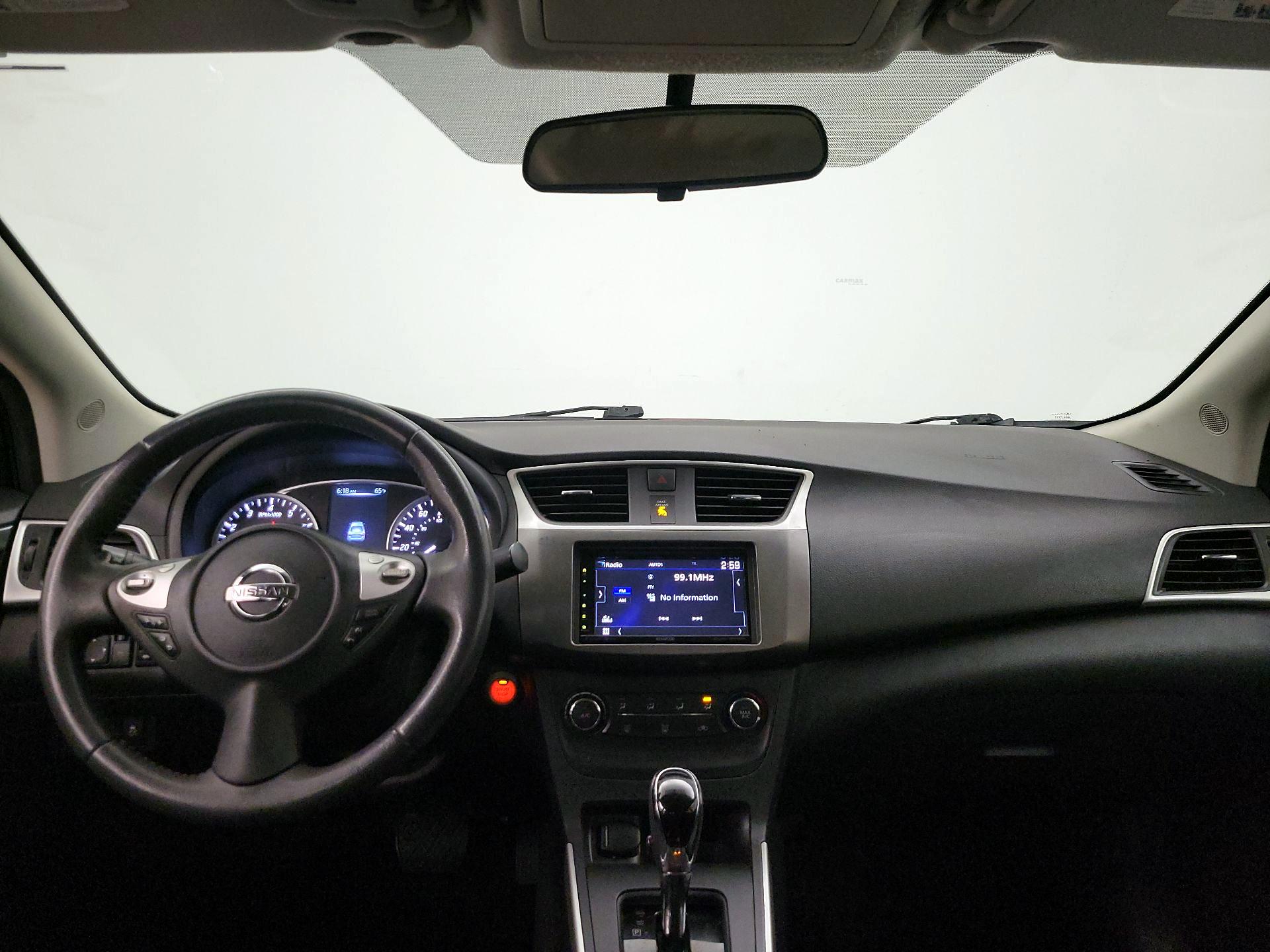 Thumbnail: 2016 Nissan Sentra - 9