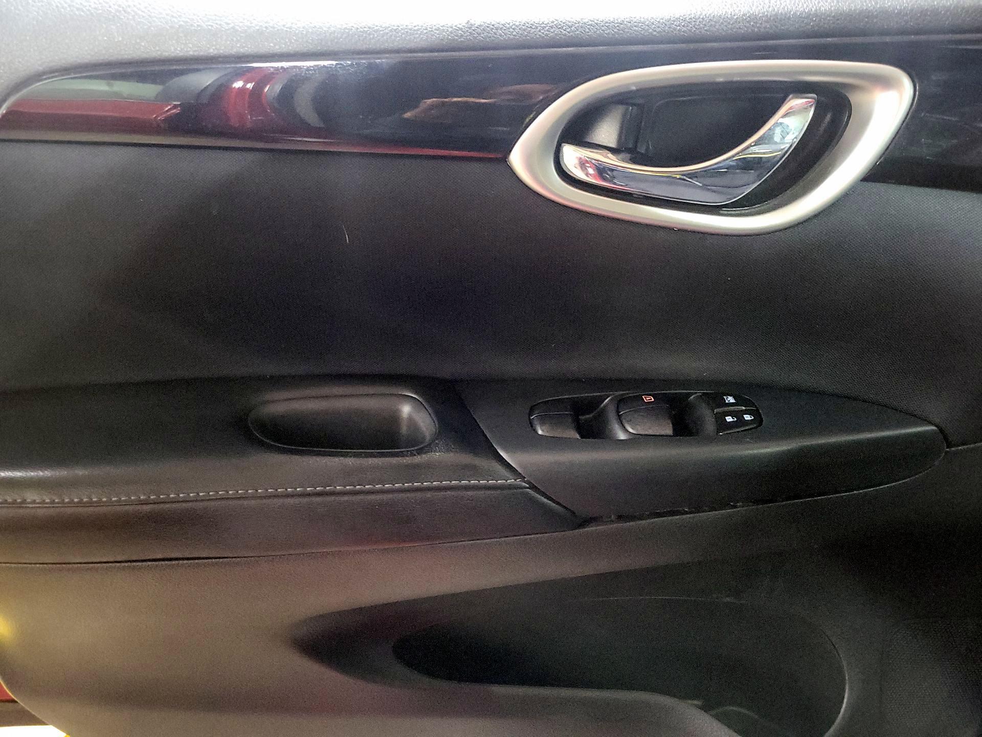 Thumbnail: 2016 Nissan Sentra - 12