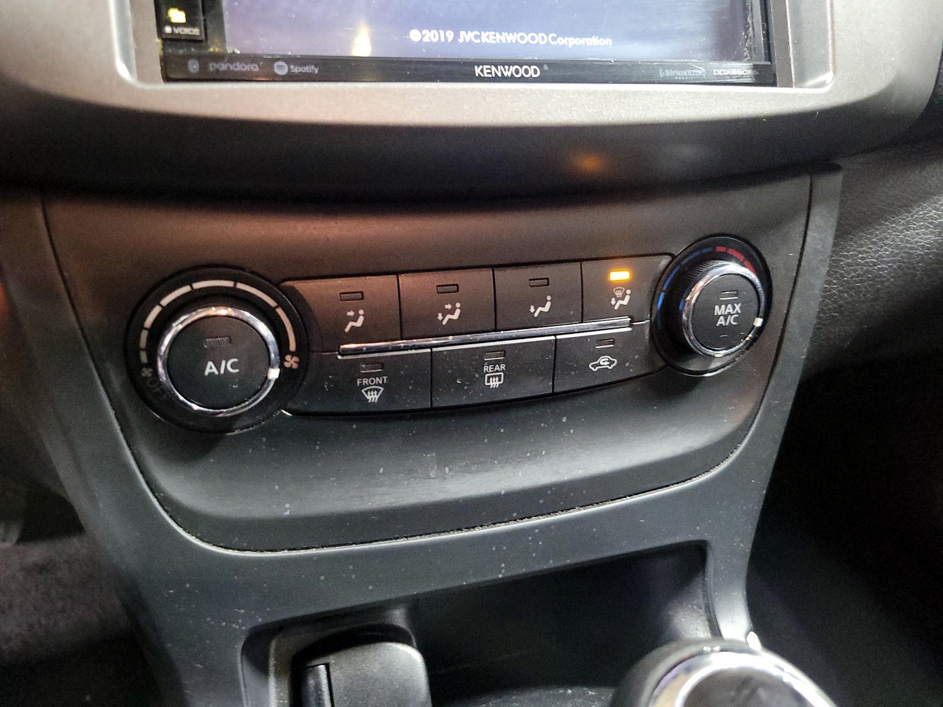 Thumbnail: 2016 Nissan Sentra - 16