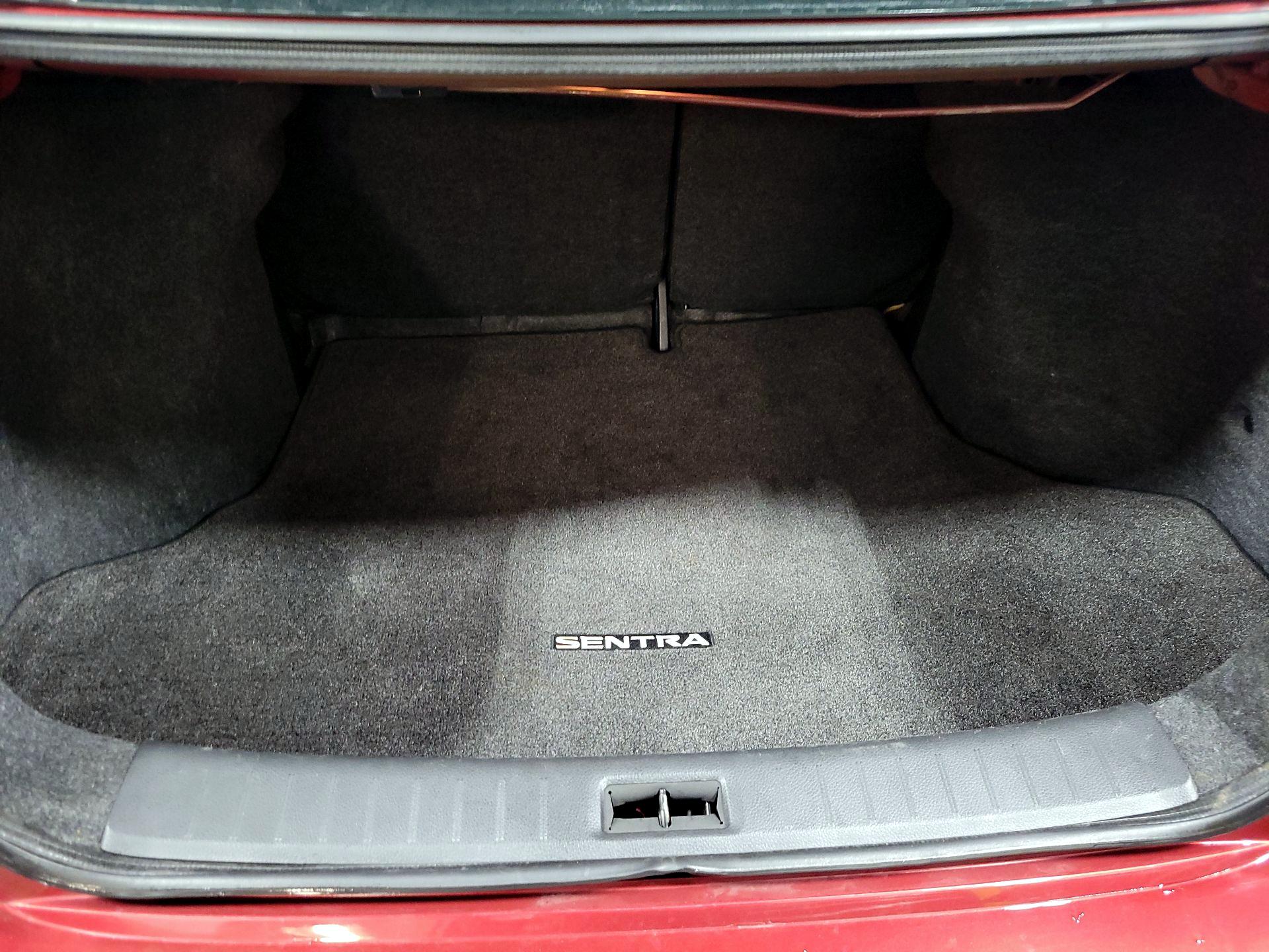 Thumbnail: 2016 Nissan Sentra - 20