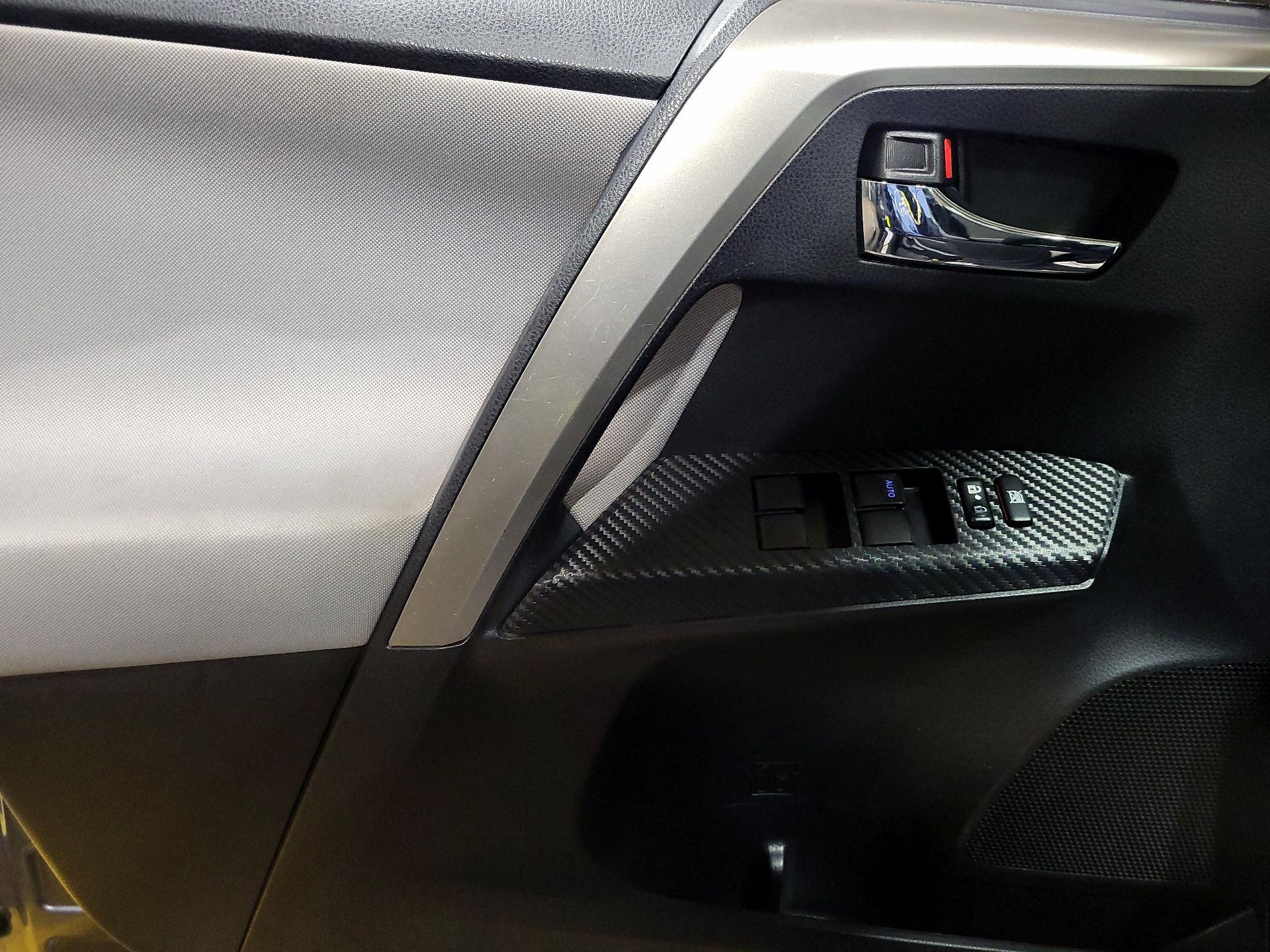 Thumbnail: 2014 Toyota RAV4 - 12