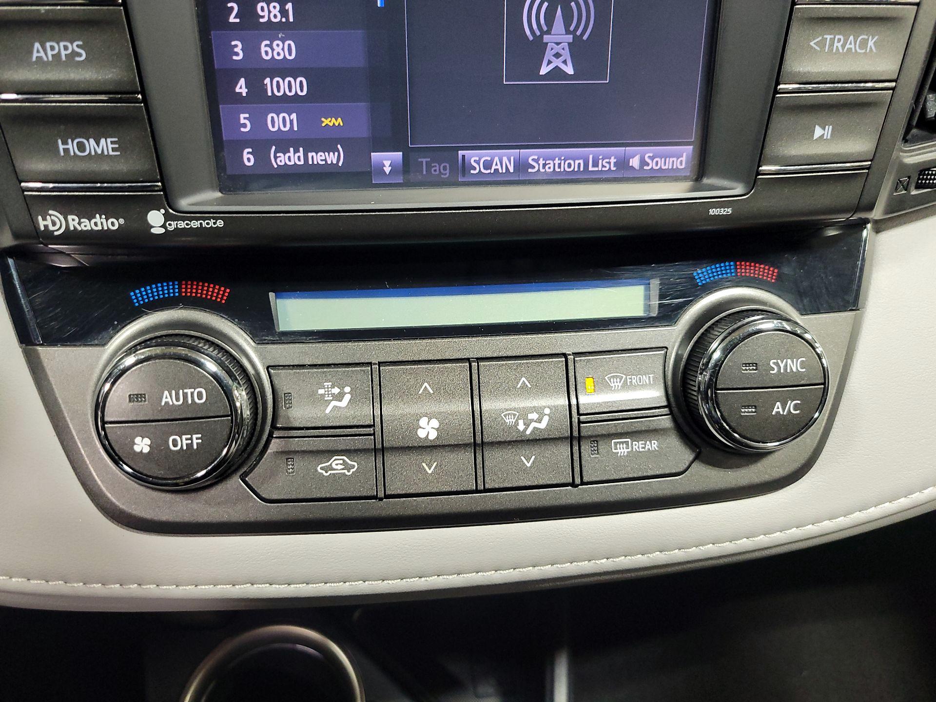 Thumbnail: 2014 Toyota RAV4 - 16