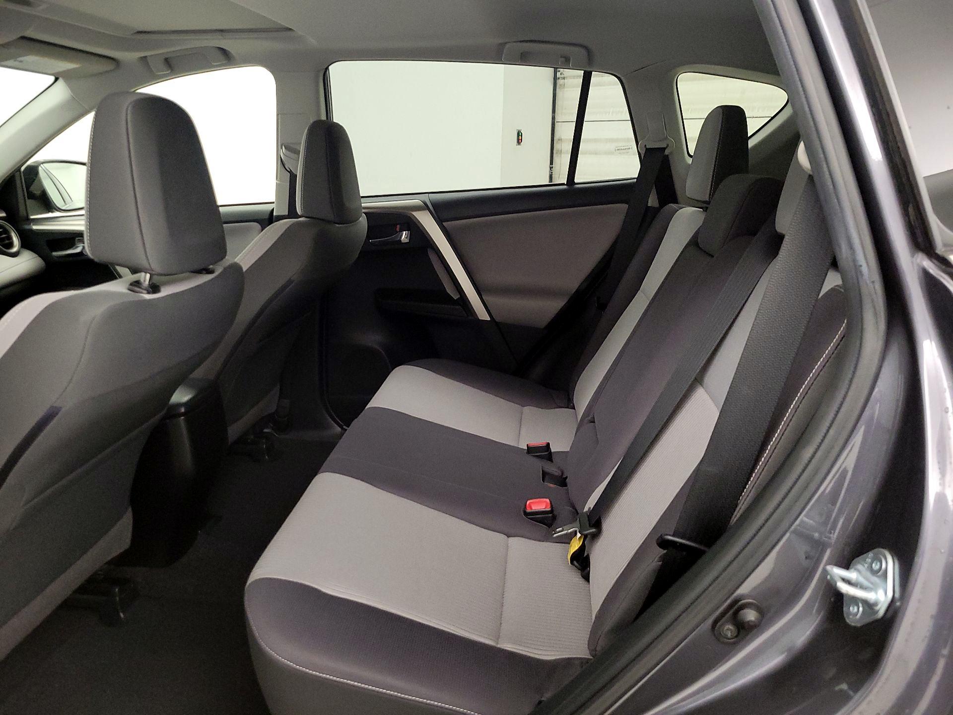 Thumbnail: 2014 Toyota RAV4 - 19