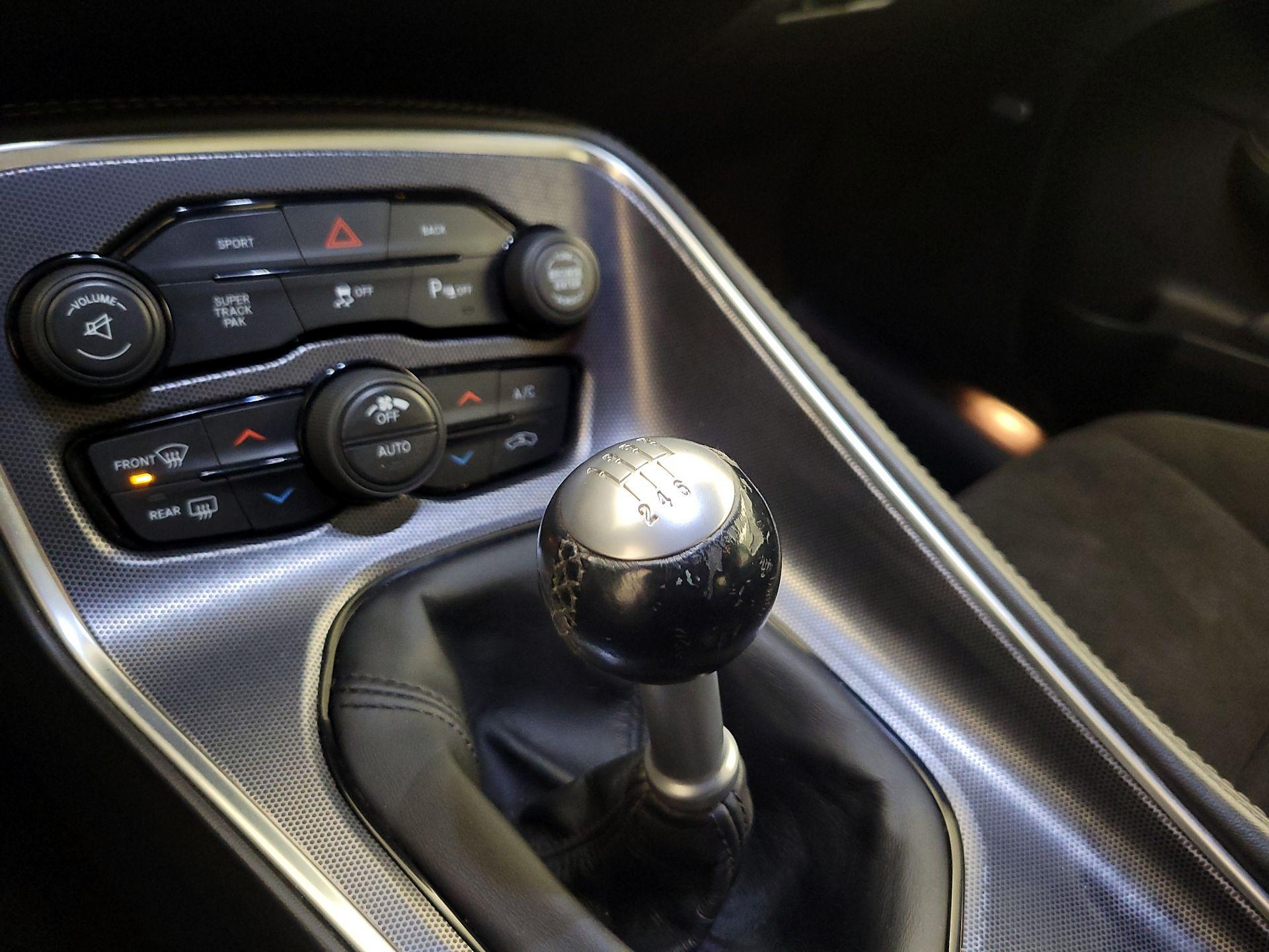 Thumbnail: 2015 Dodge Challenger - 18