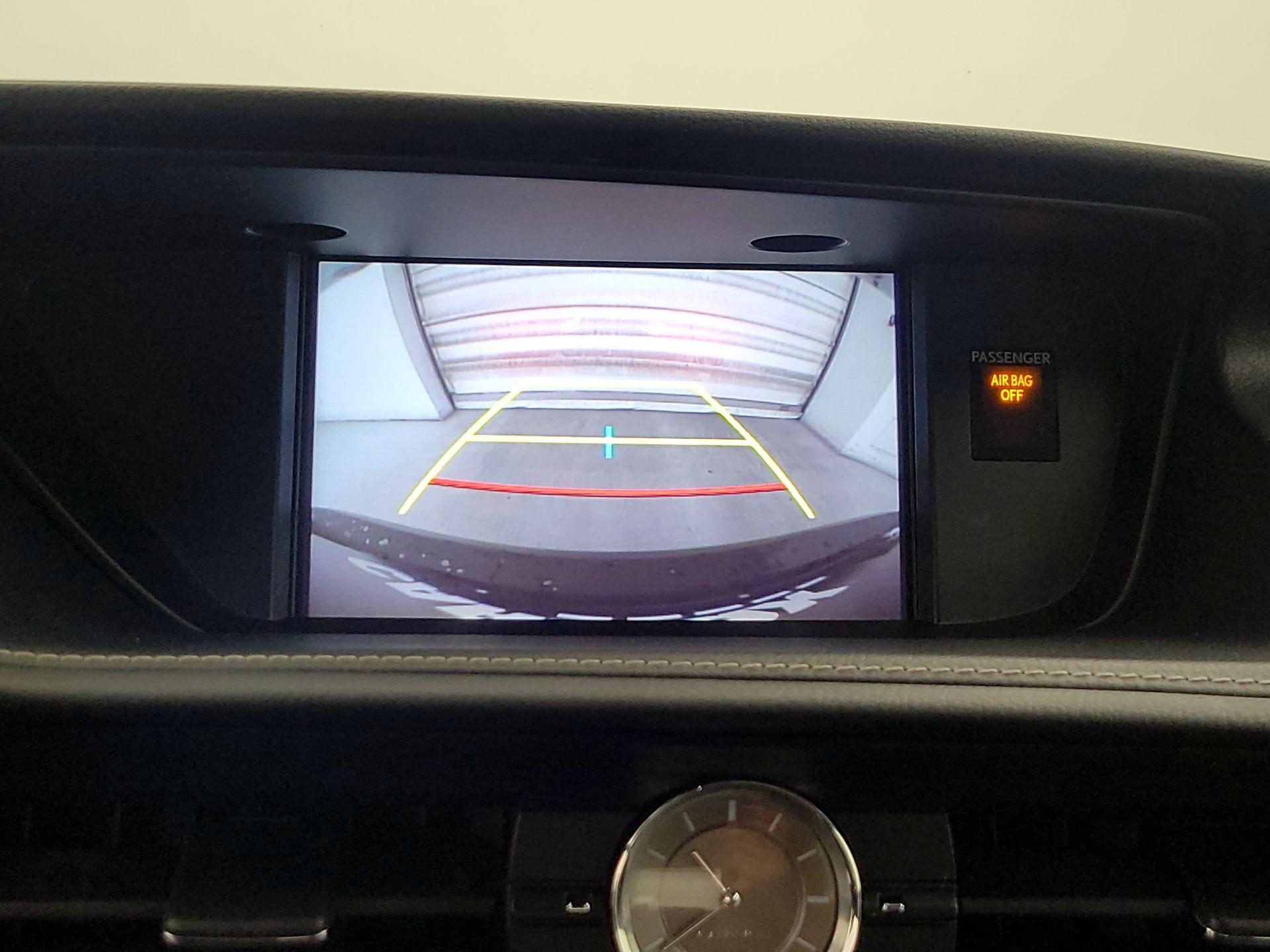 Thumbnail: 2017 Lexus ES - 15