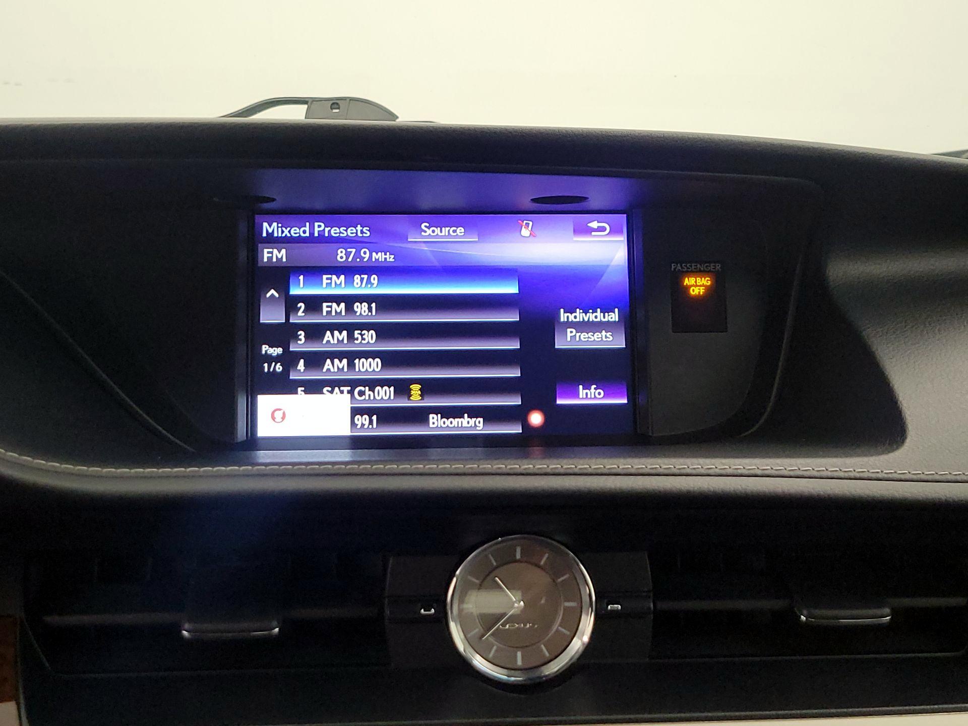 Thumbnail: 2017 Lexus ES - 16