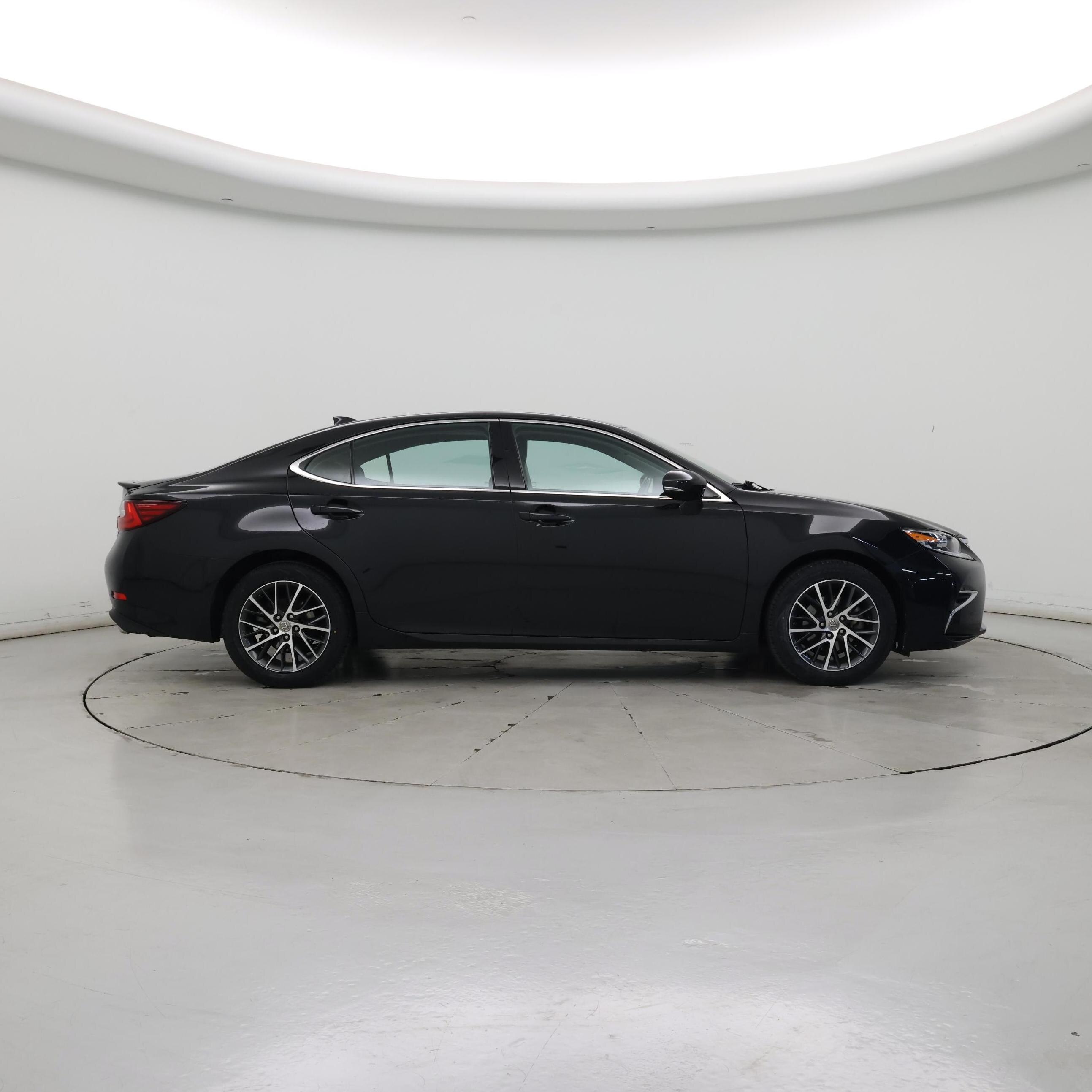 Thumbnail: 2017 Lexus ES - 7