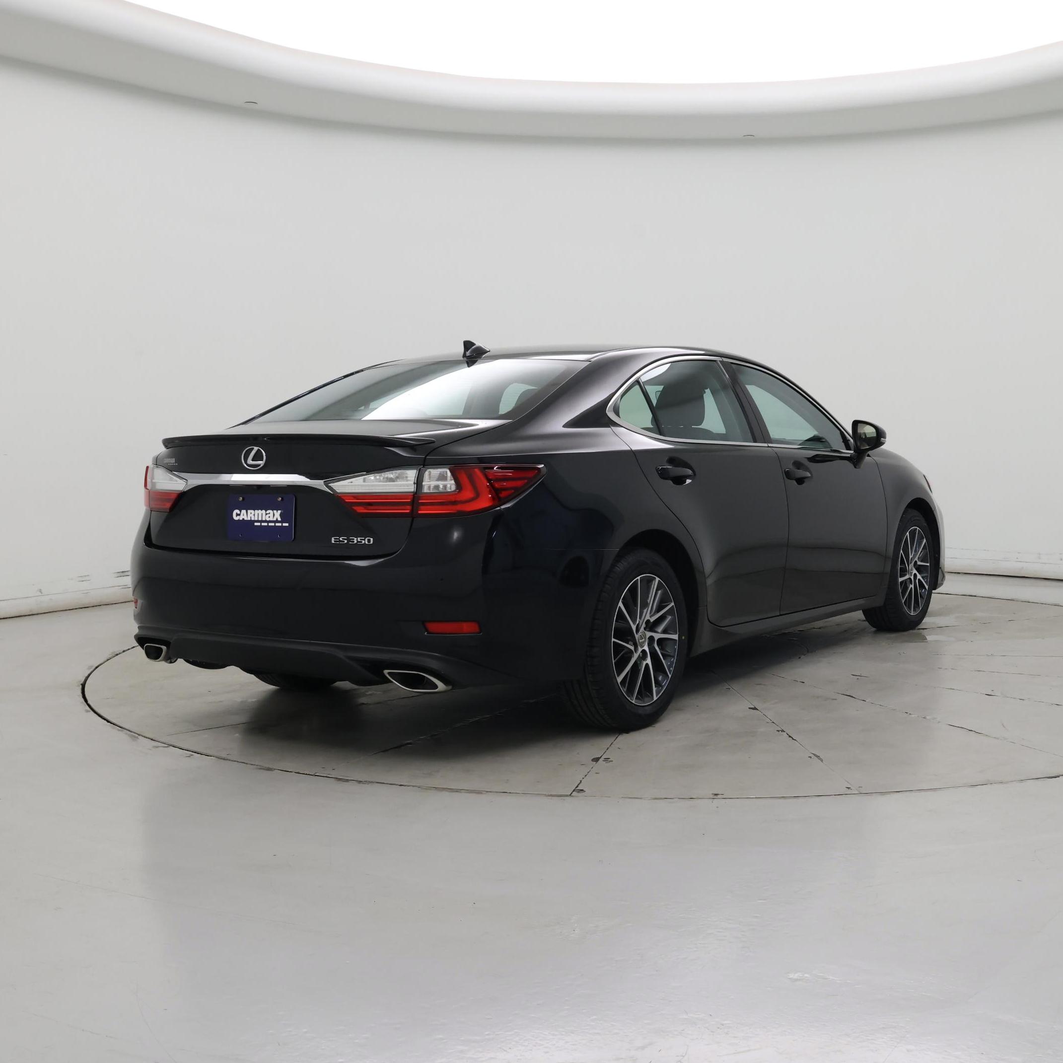 Thumbnail: 2017 Lexus ES - 8