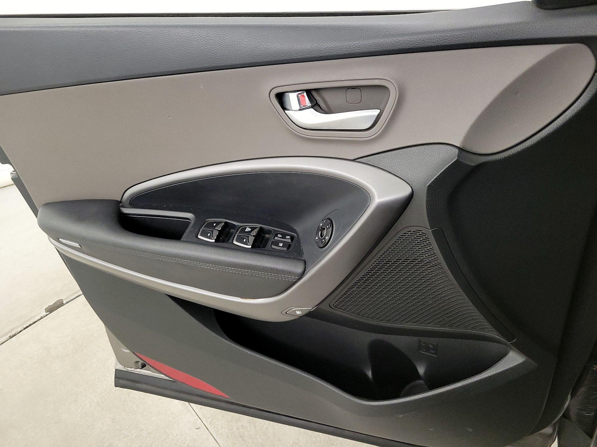 Thumbnail: 2018 Hyundai Santa Fe - 12