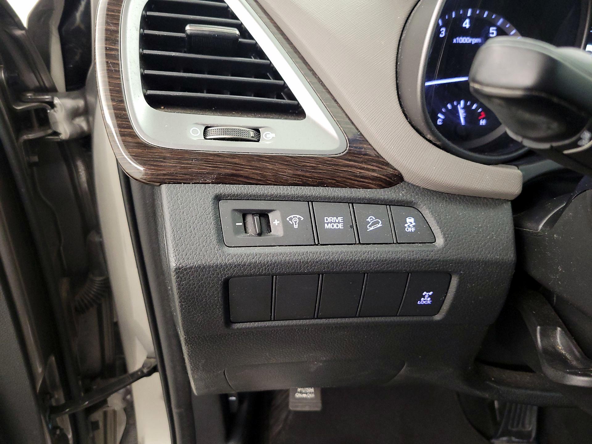 Thumbnail: 2018 Hyundai Santa Fe - 13