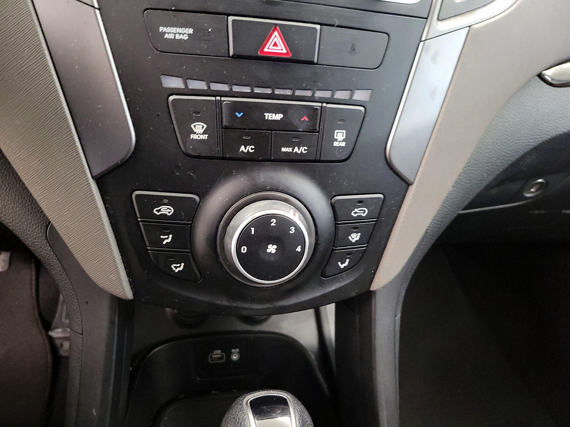 Thumbnail: 2018 Hyundai Santa Fe - 16