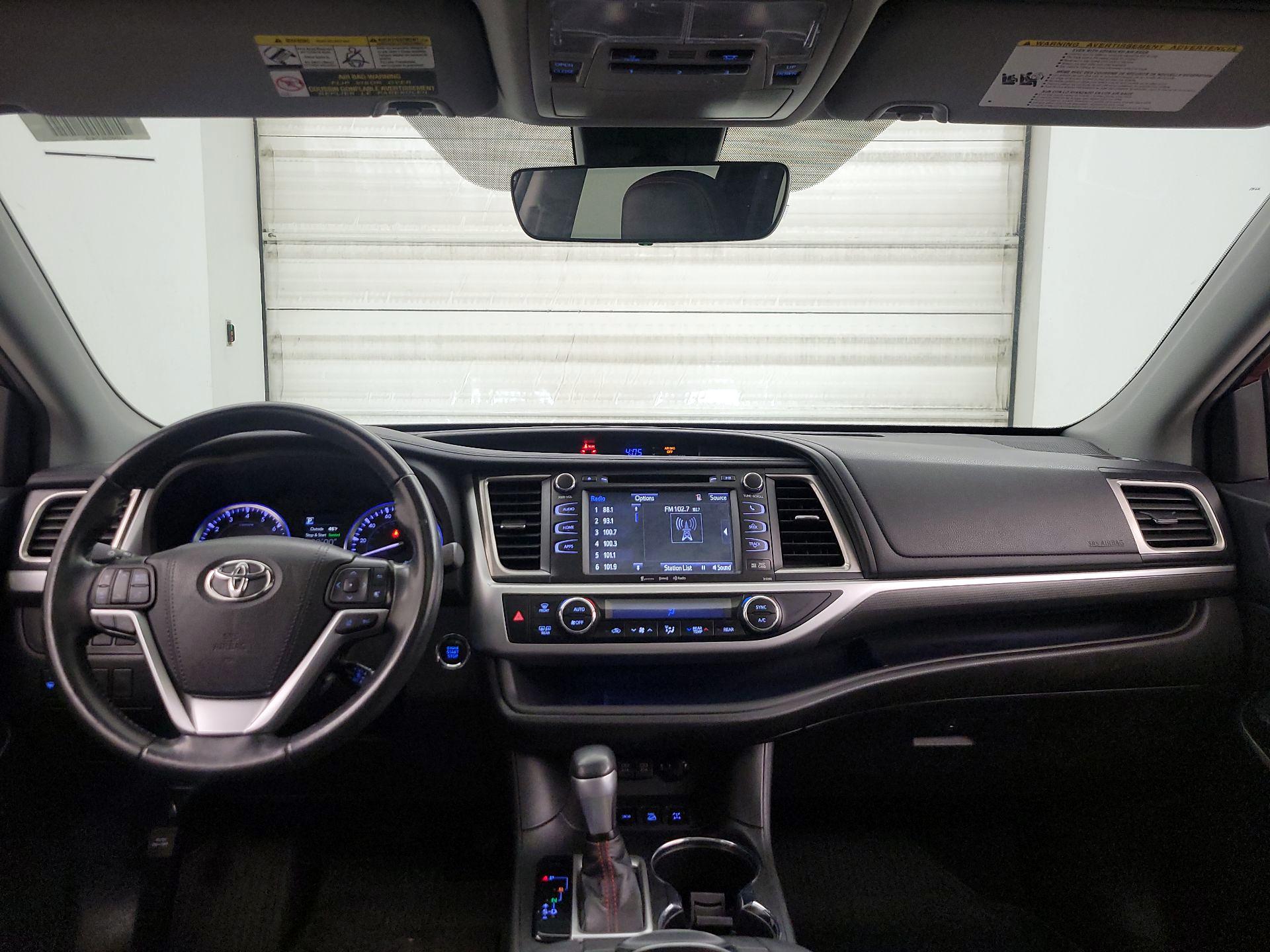 Thumbnail: 2019 Toyota Highlander - 9