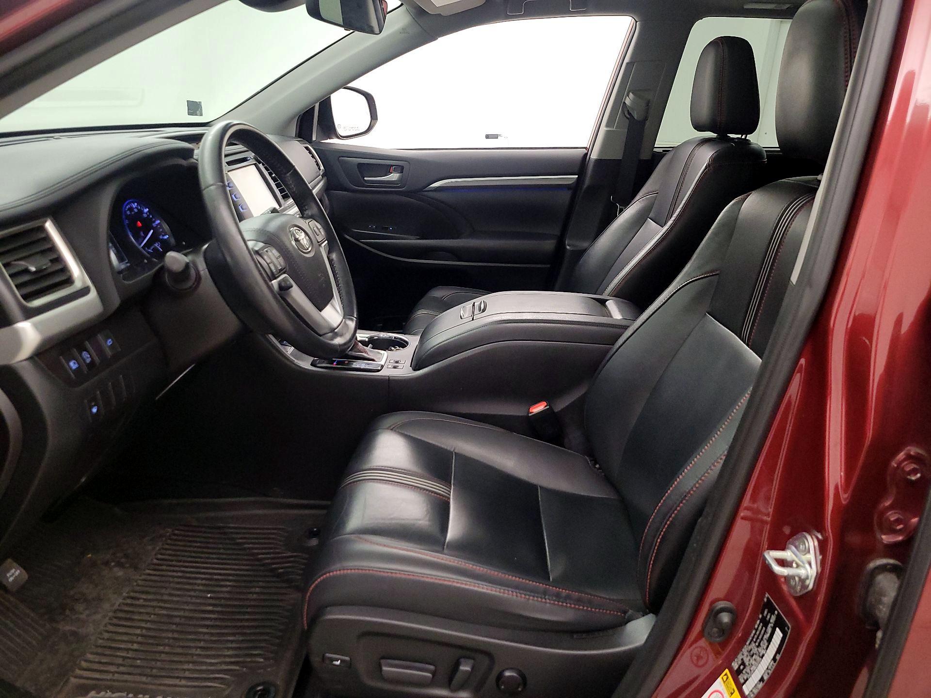 Thumbnail: 2019 Toyota Highlander - 11