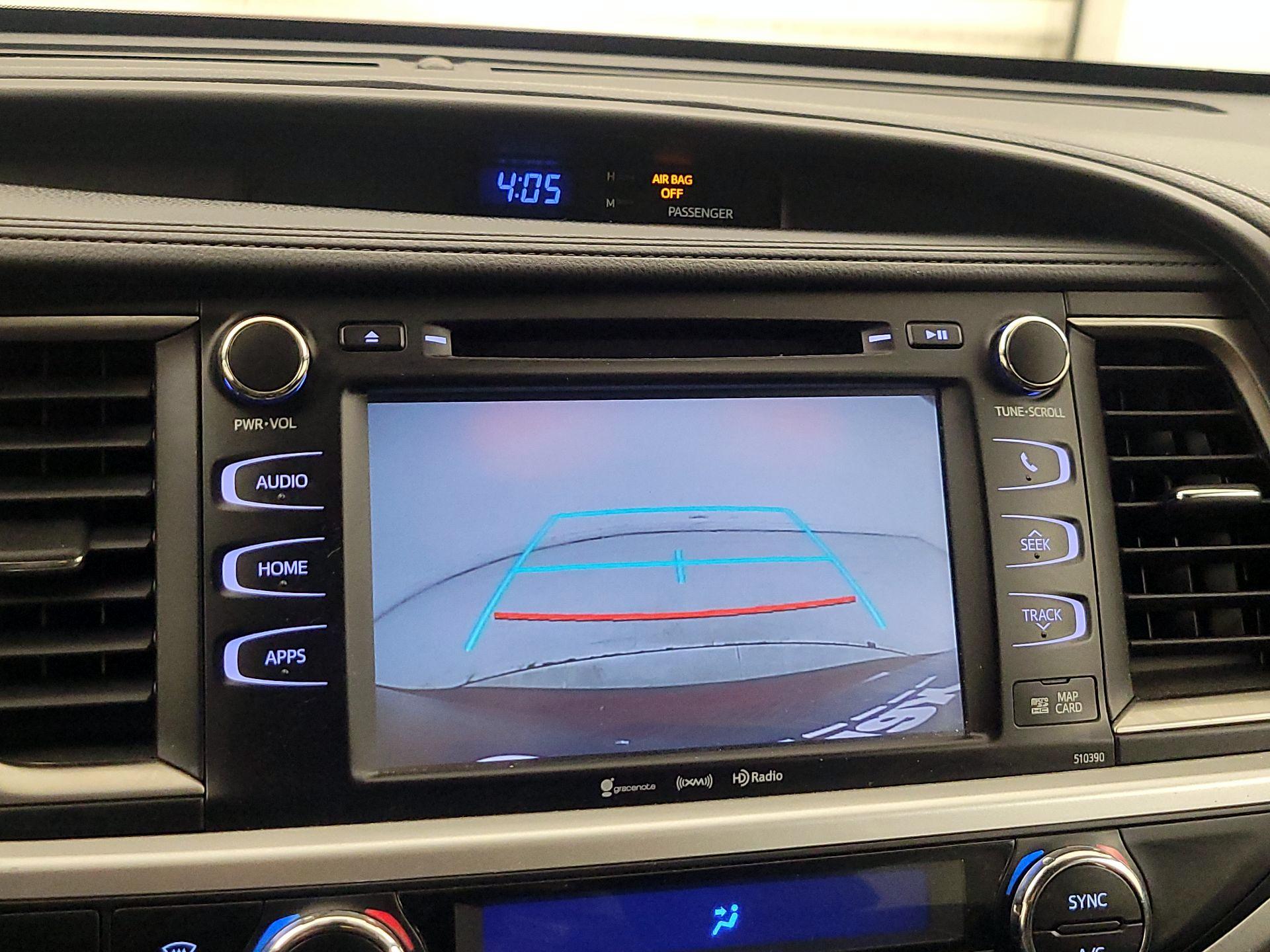 Thumbnail: 2019 Toyota Highlander - 14