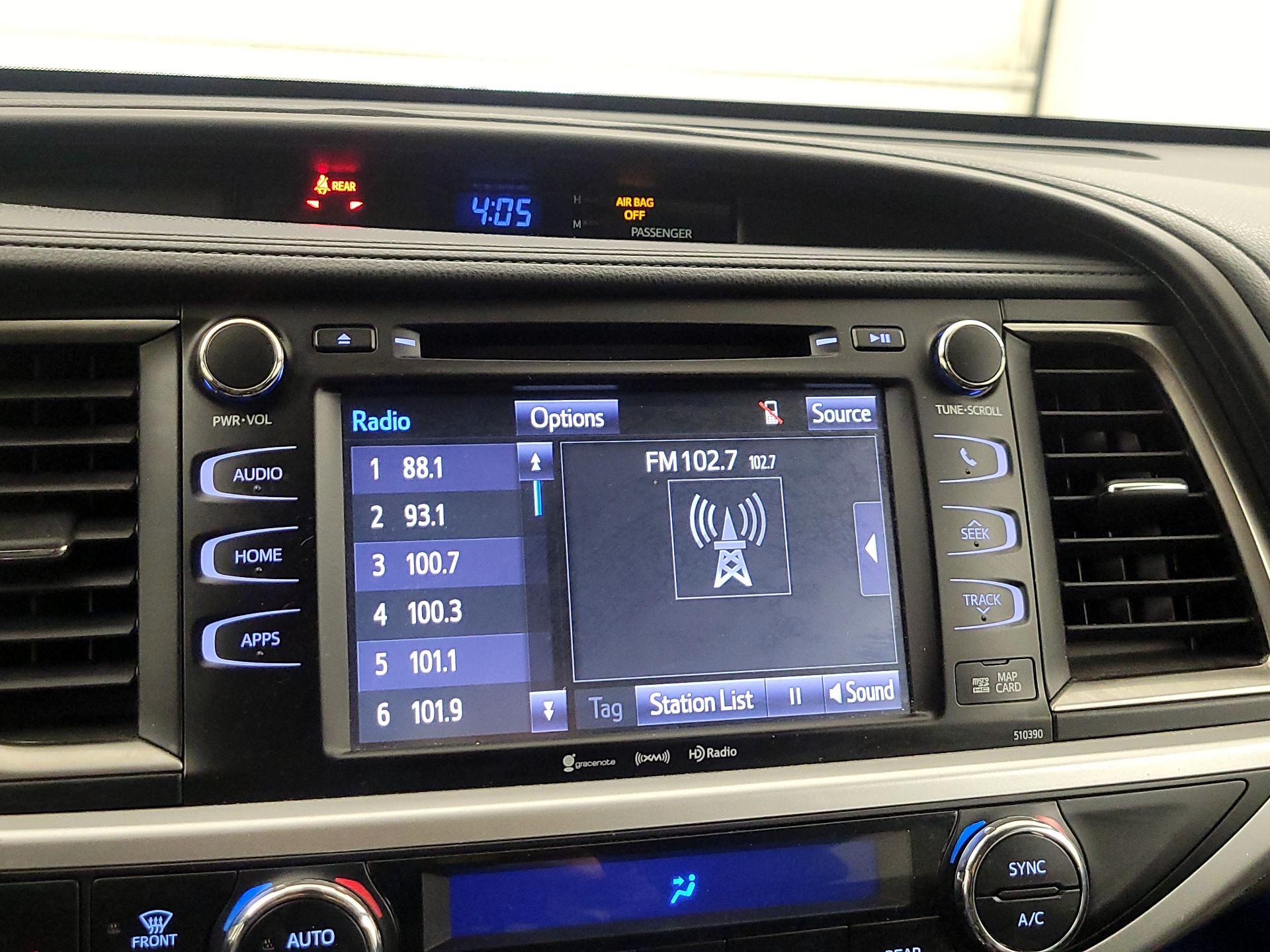 Thumbnail: 2019 Toyota Highlander - 15