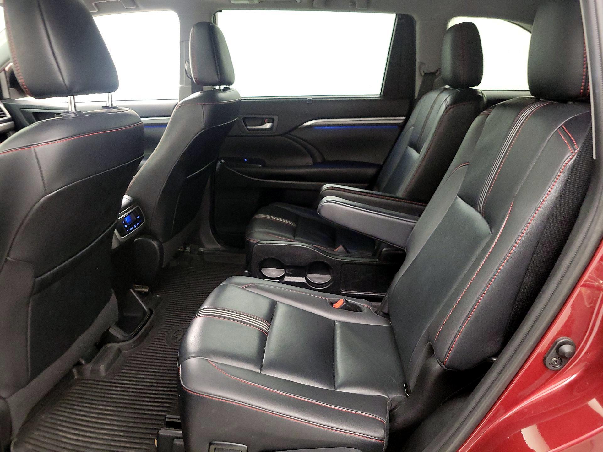 Thumbnail: 2019 Toyota Highlander - 20