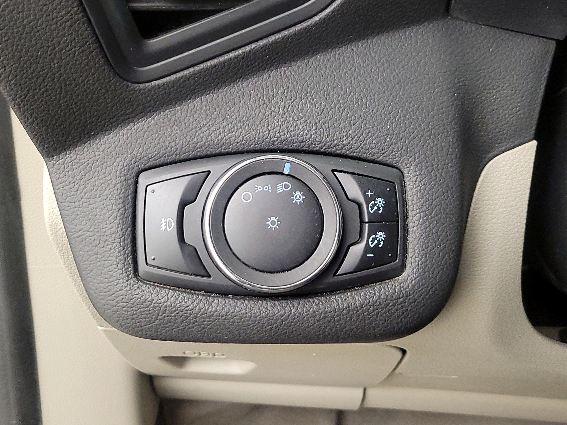 Thumbnail: 2014 Ford C-Max - 13