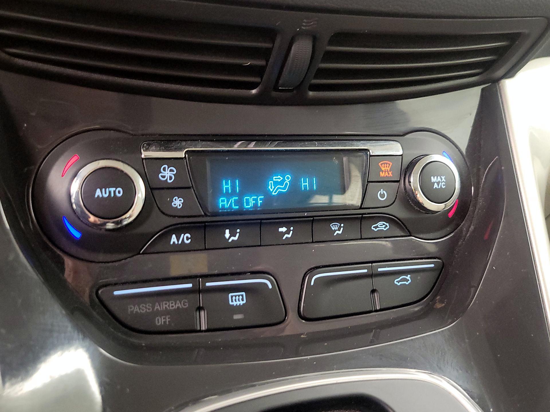 Thumbnail: 2014 Ford C-Max - 16