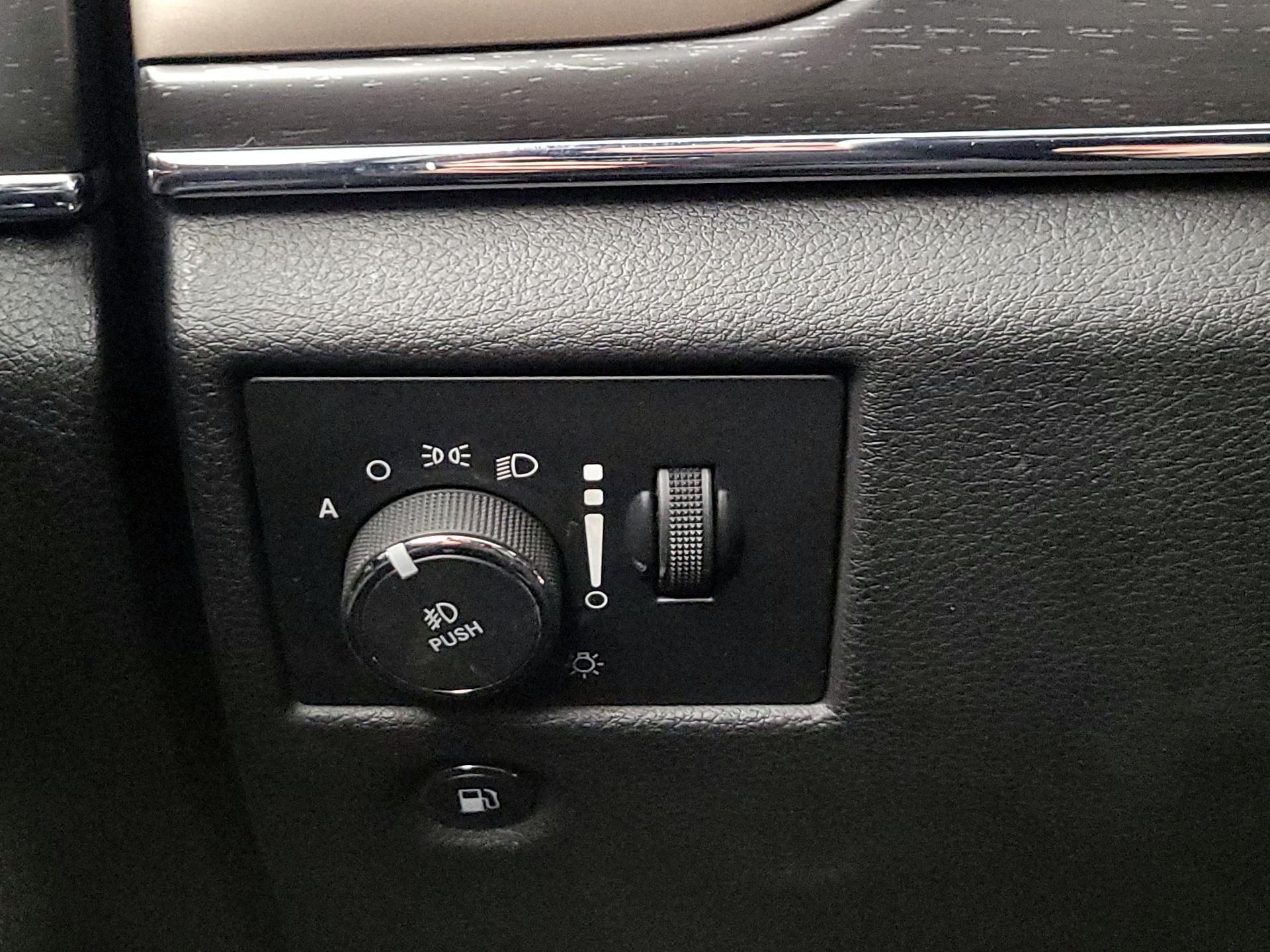 Thumbnail: 2017 Jeep Grand Cherokee - 13