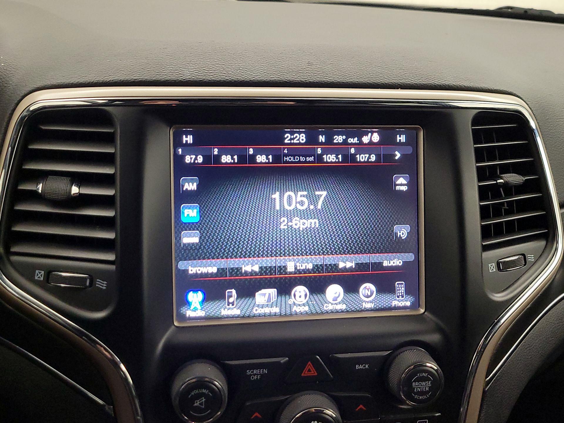 Thumbnail: 2017 Jeep Grand Cherokee - 16