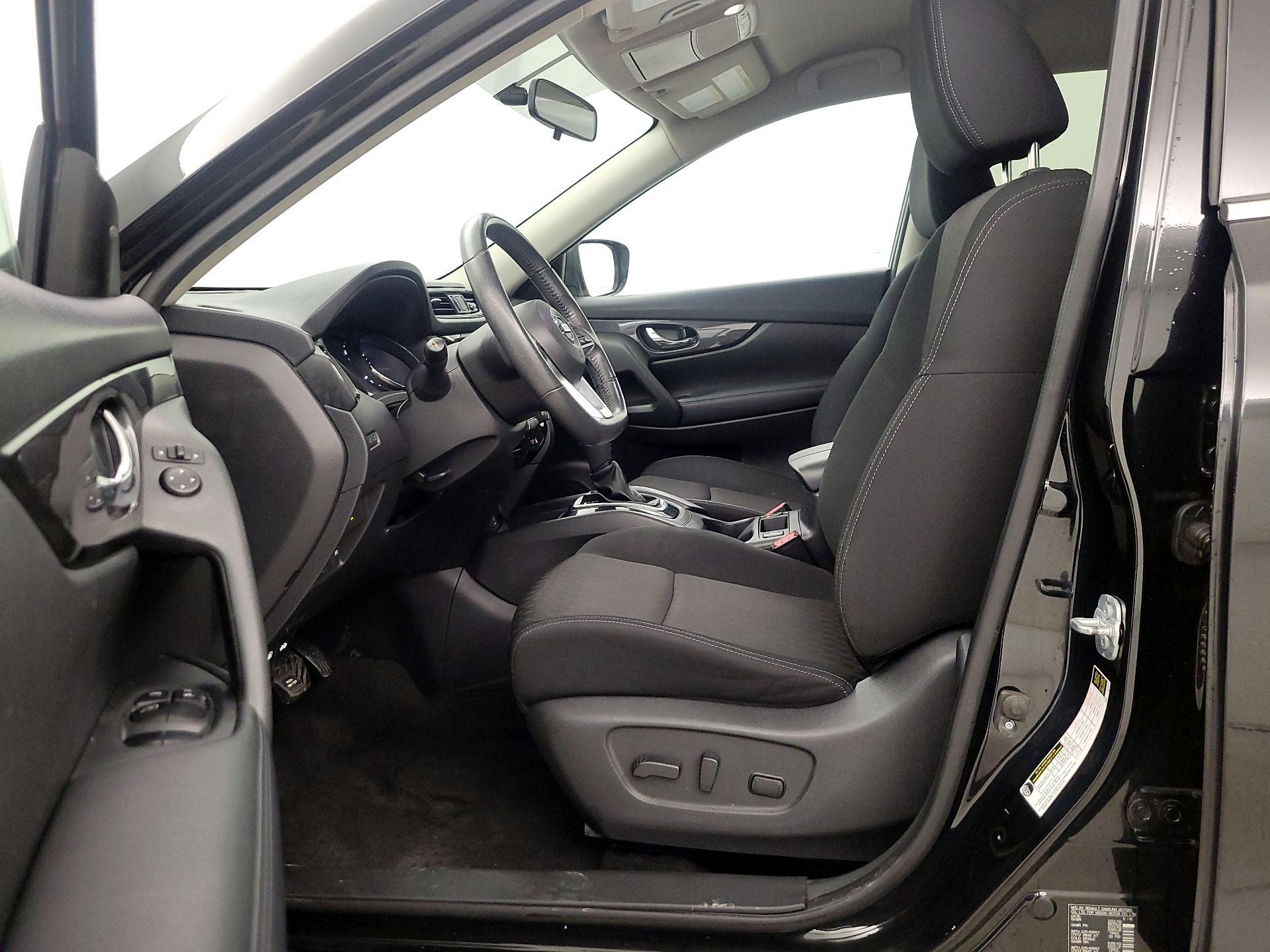 Thumbnail: 2017 Nissan Rogue - 11