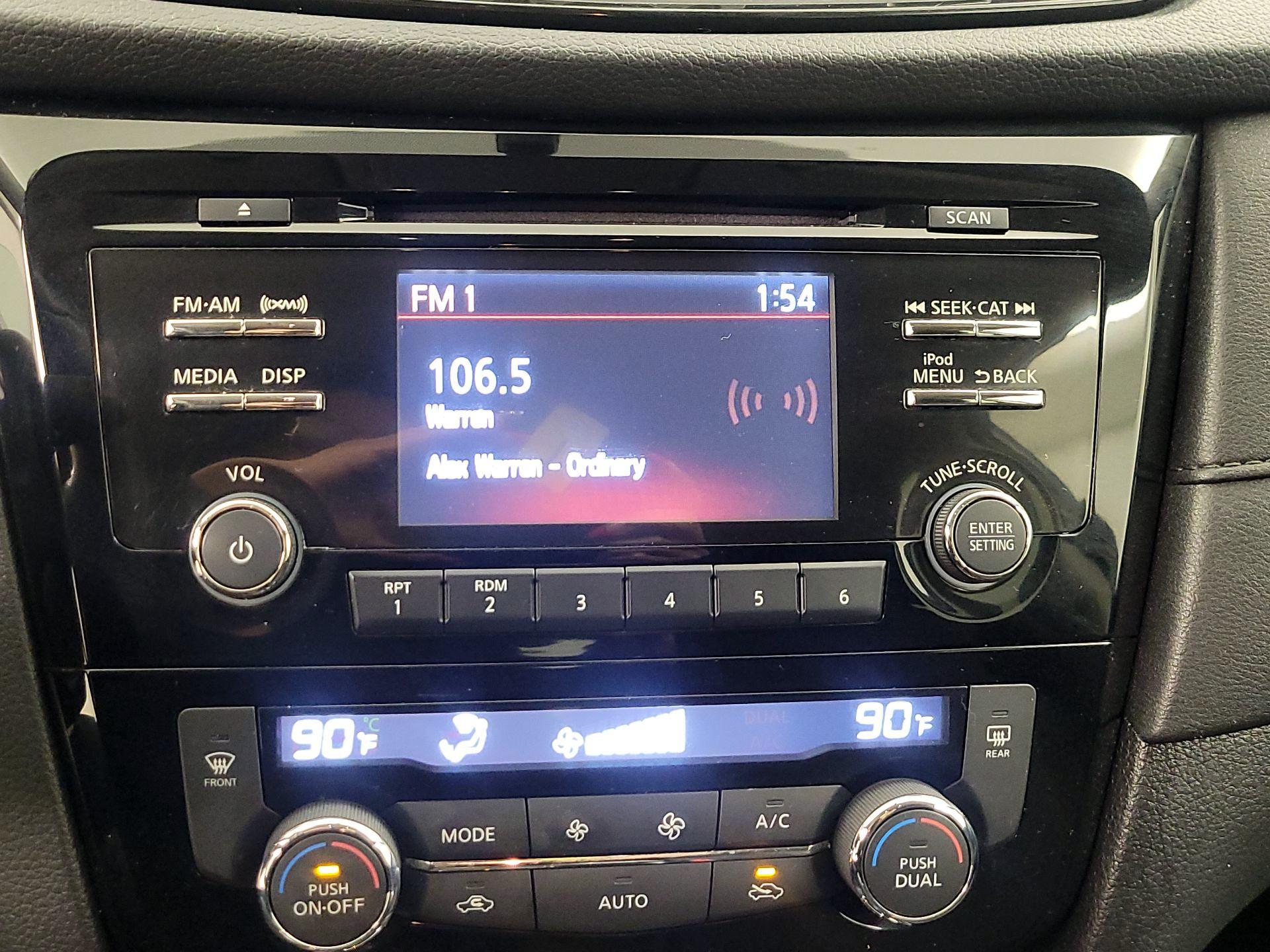 Thumbnail: 2017 Nissan Rogue - 15