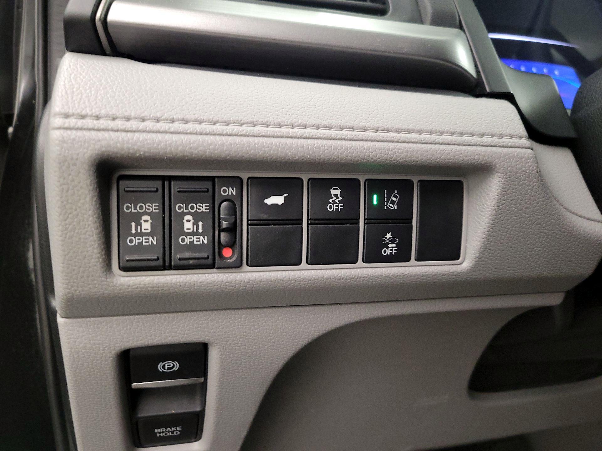 Thumbnail: 2018 Honda Odyssey - 13