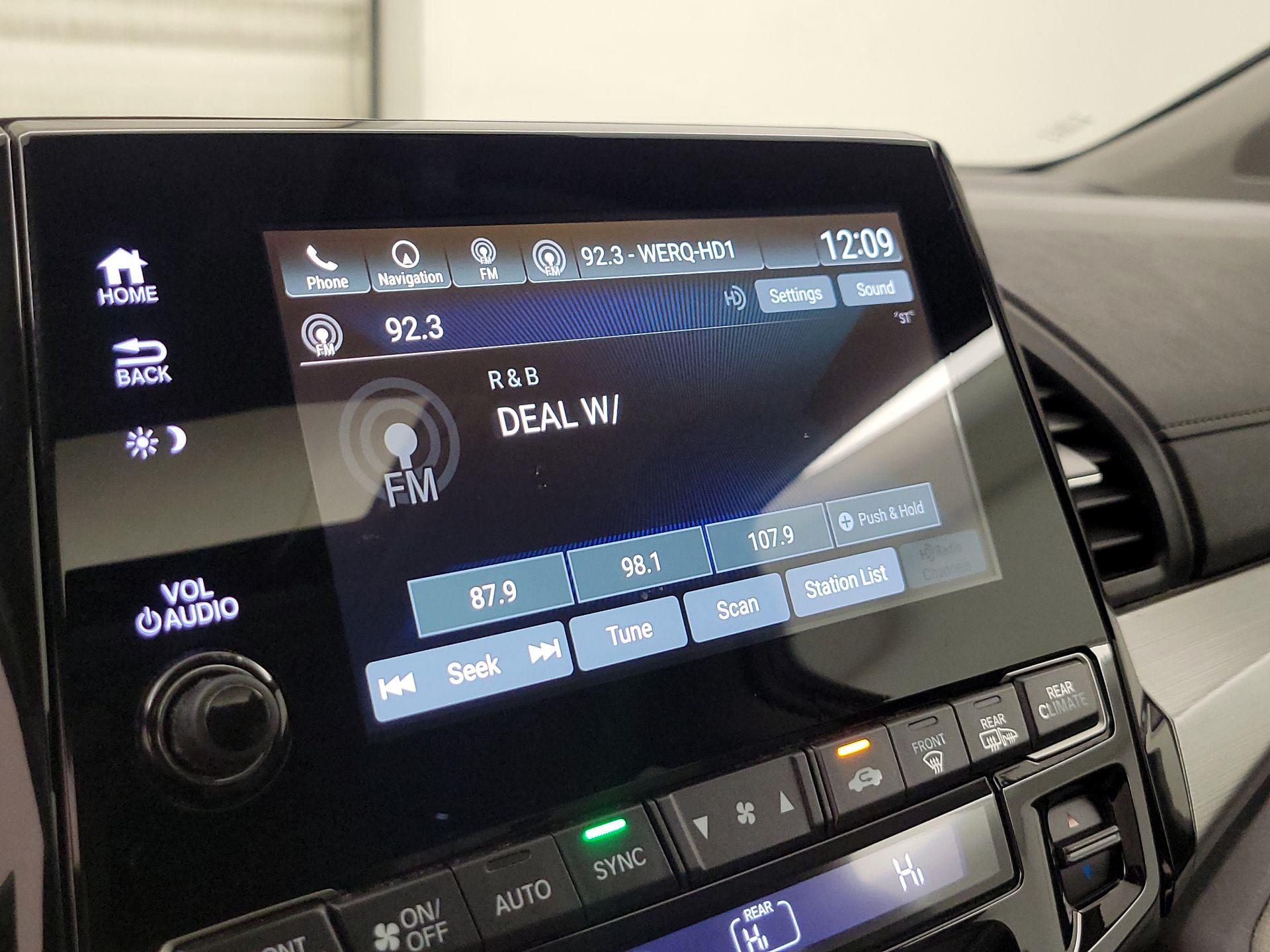 Thumbnail: 2018 Honda Odyssey - 16