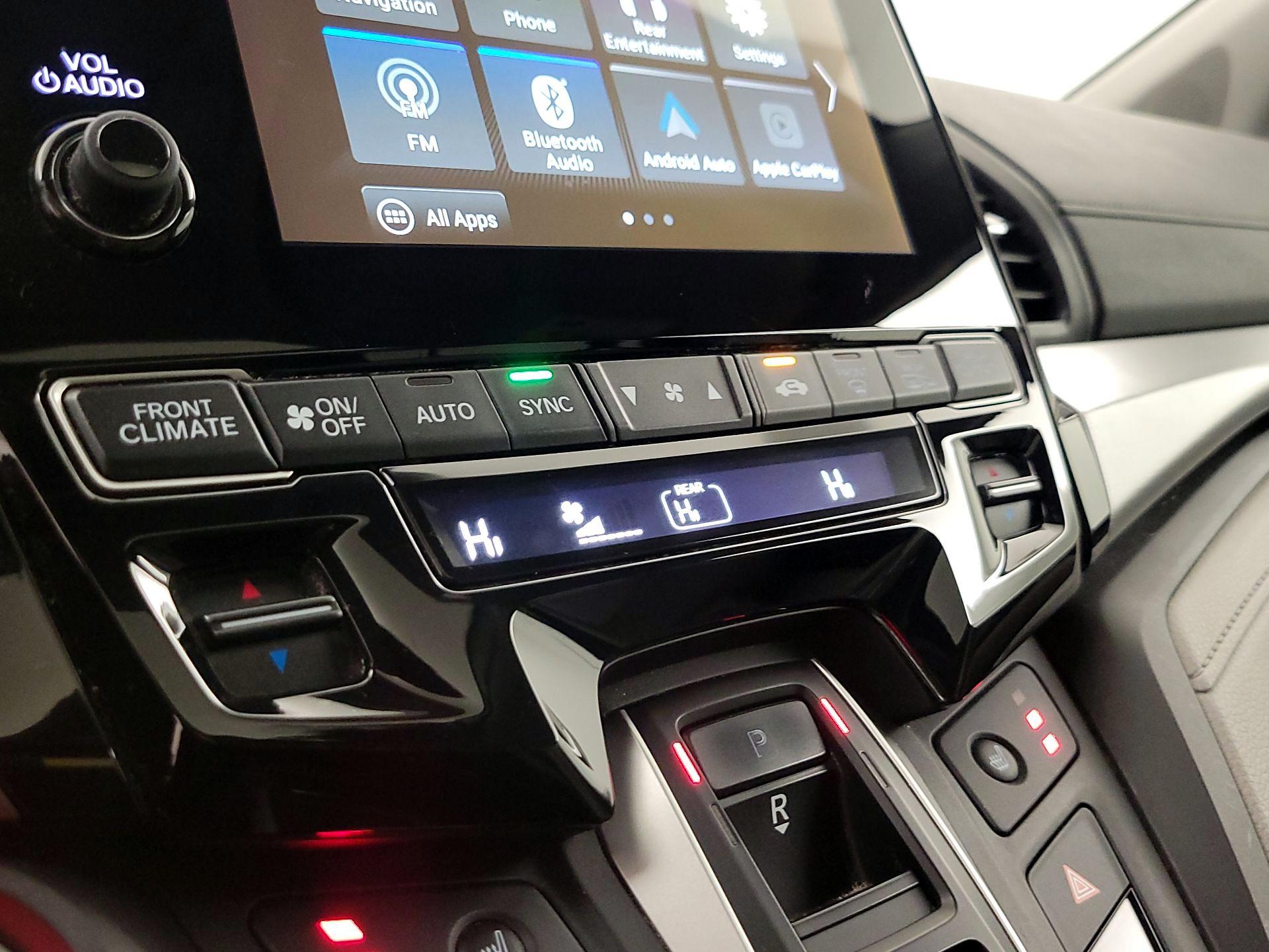 Thumbnail: 2018 Honda Odyssey - 17