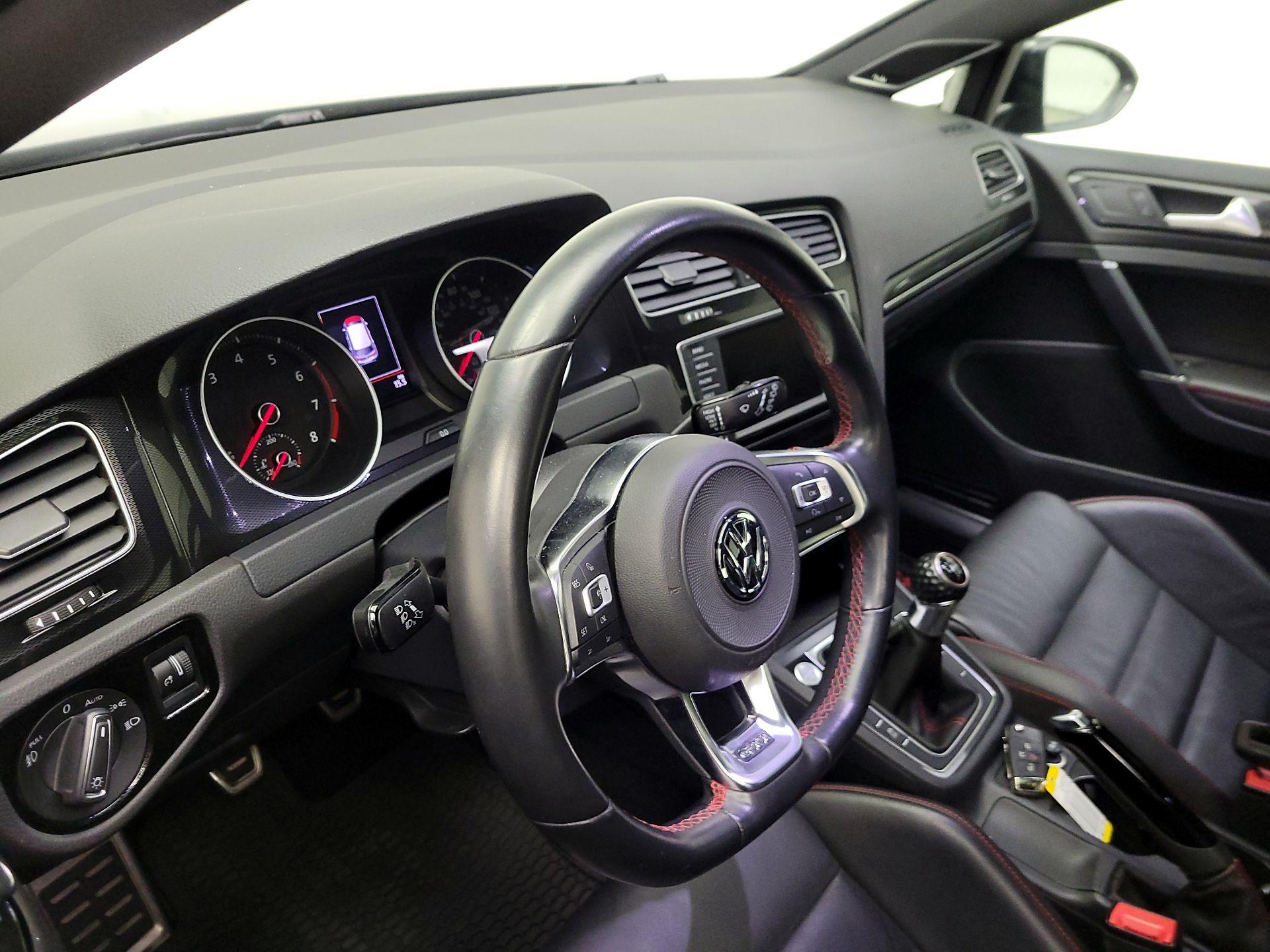 Thumbnail: 2017 Volkswagen Golf - 9