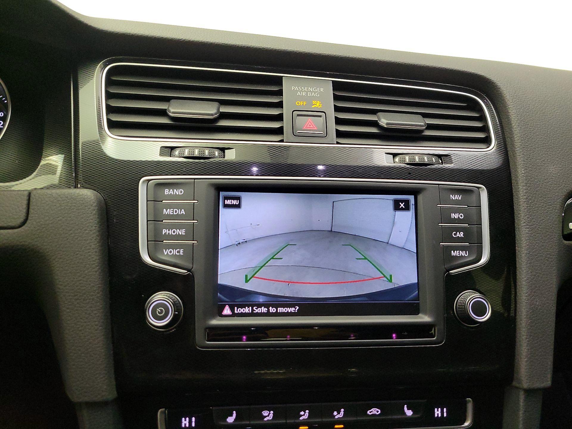 Thumbnail: 2017 Volkswagen Golf - 14