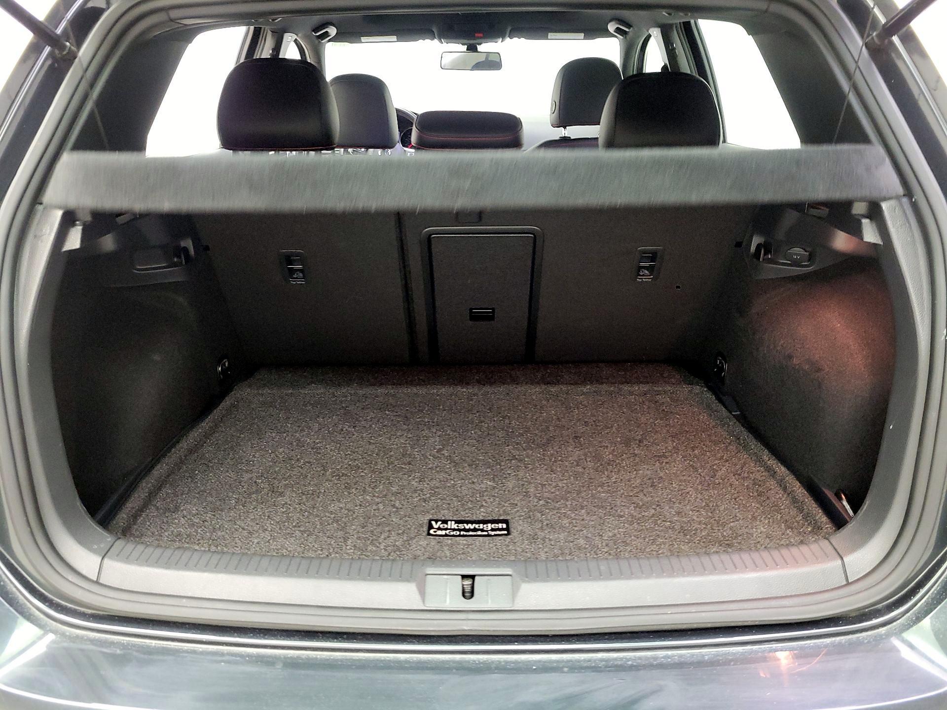 Thumbnail: 2017 Volkswagen Golf - 20