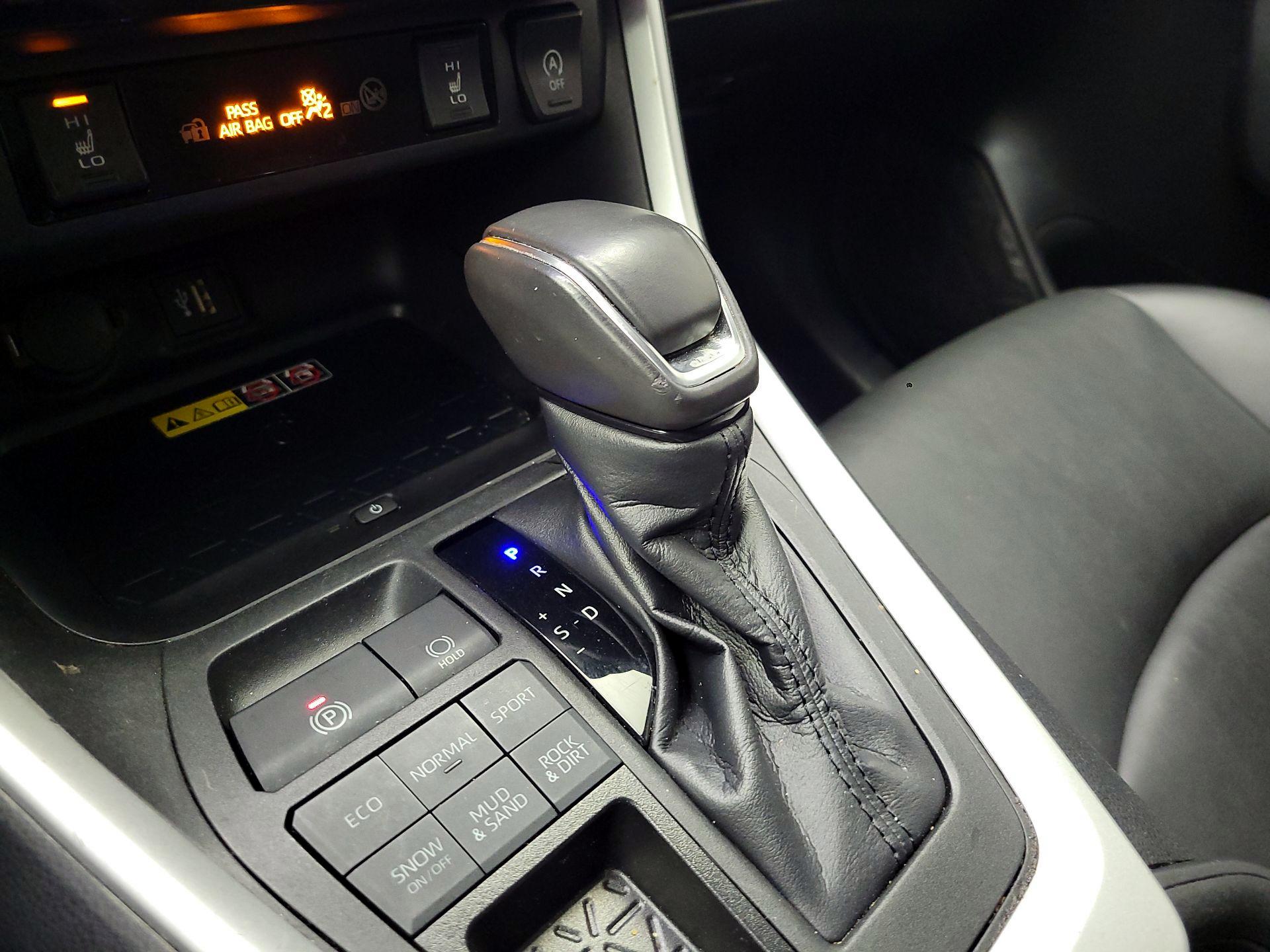 Thumbnail: 2023 Toyota RAV4 - 18