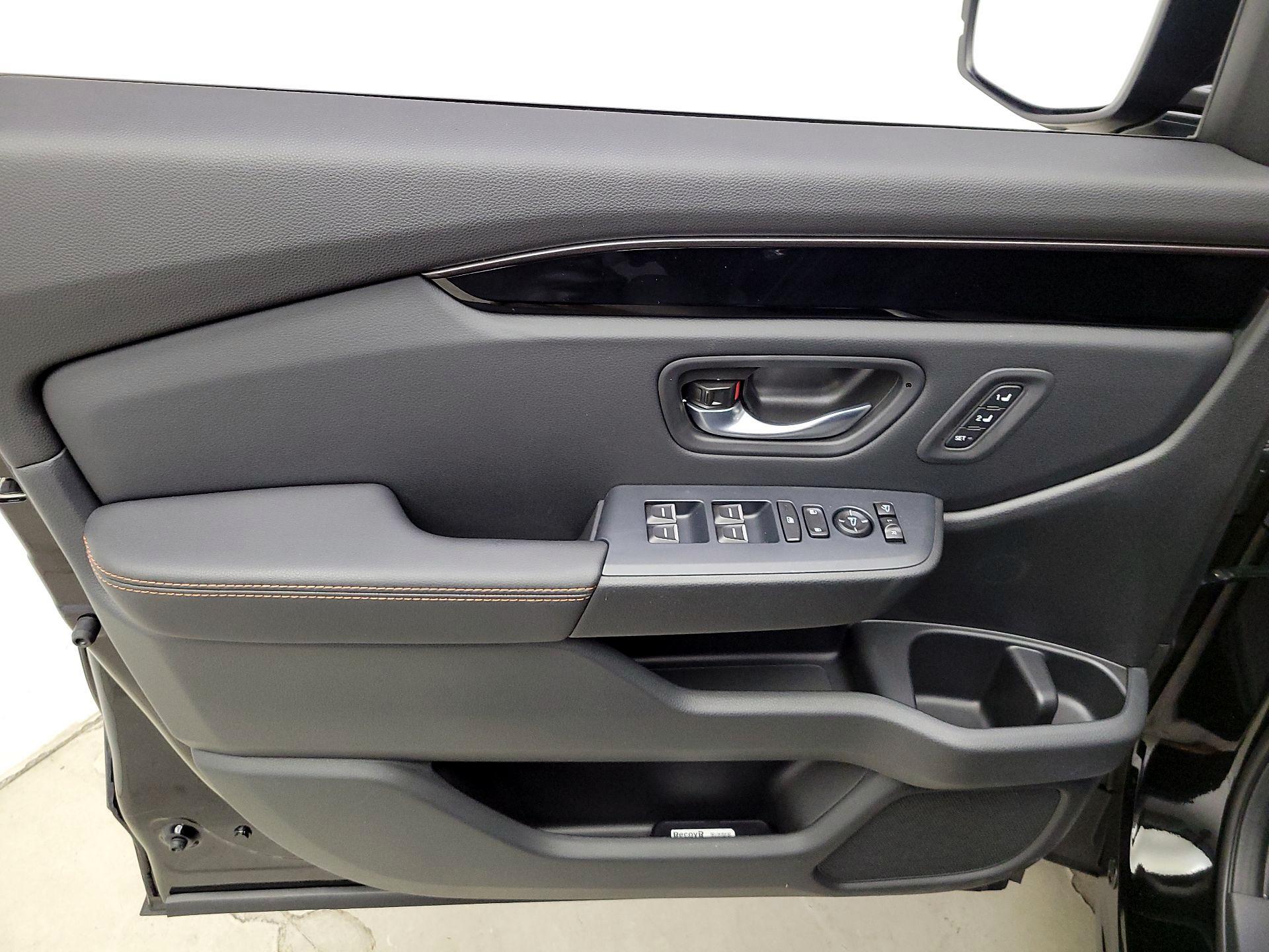 Thumbnail: 2025 Honda Pilot - 12