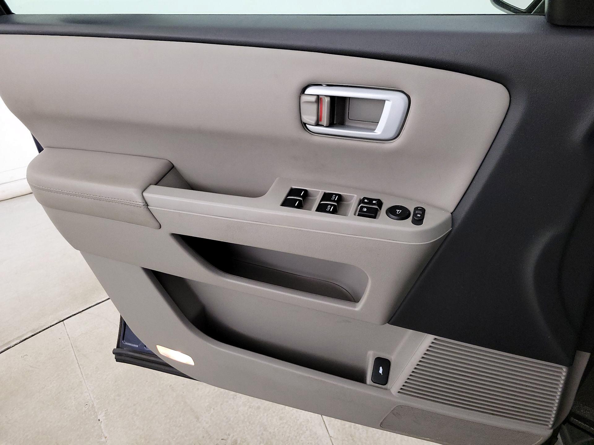 Thumbnail: 2015 Honda Pilot - 12