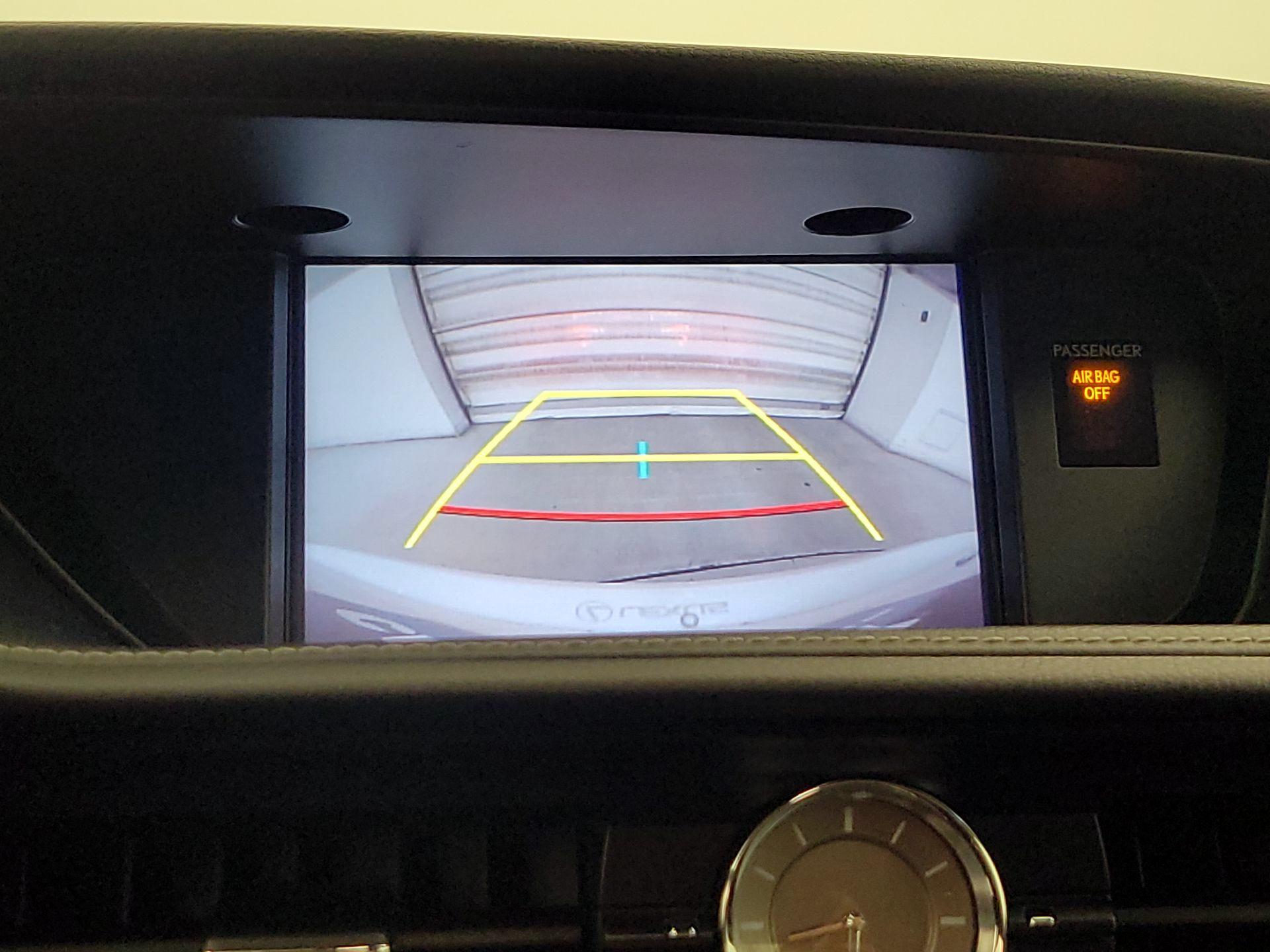 Thumbnail: 2018 Lexus ES - 15