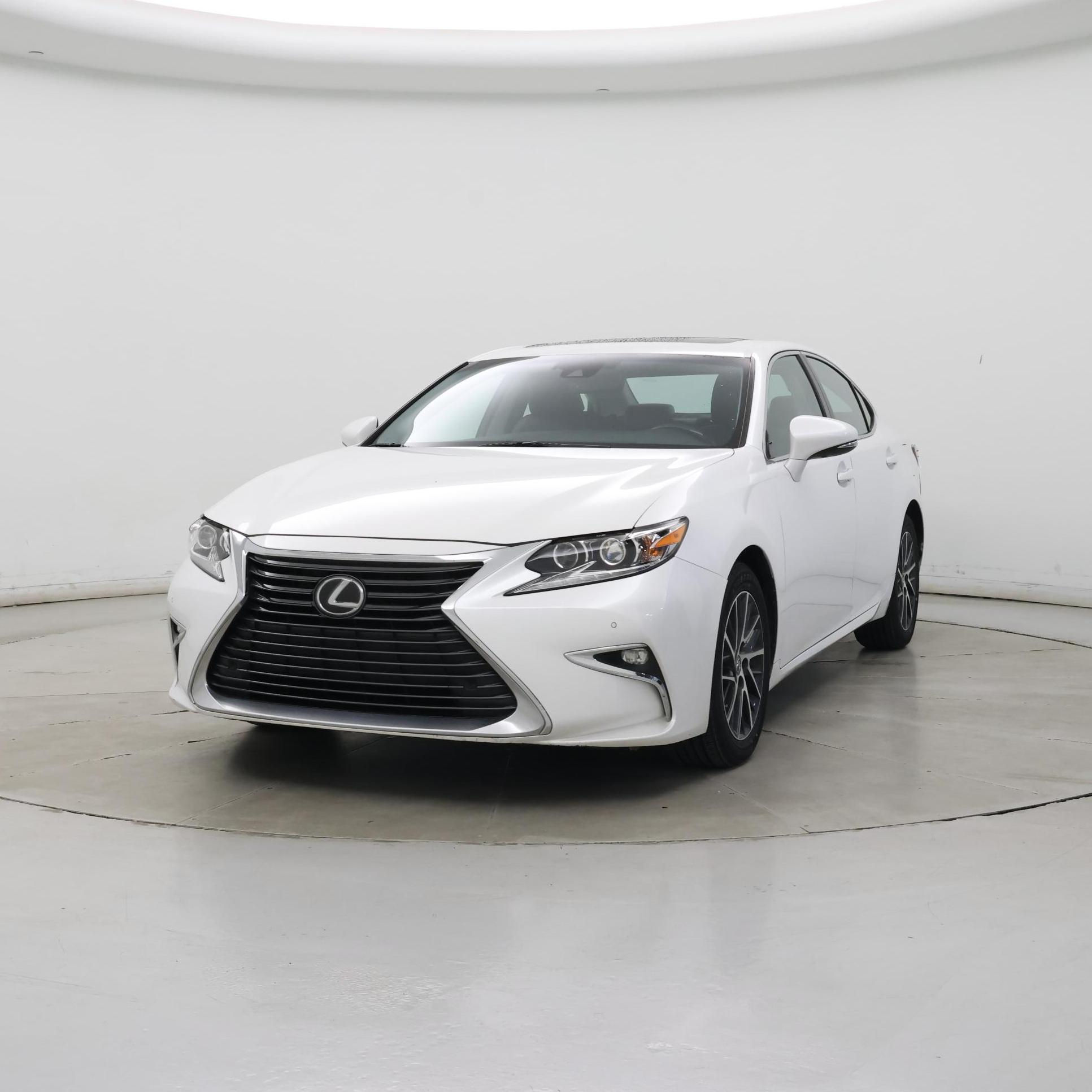 Thumbnail: 2018 Lexus ES - 4