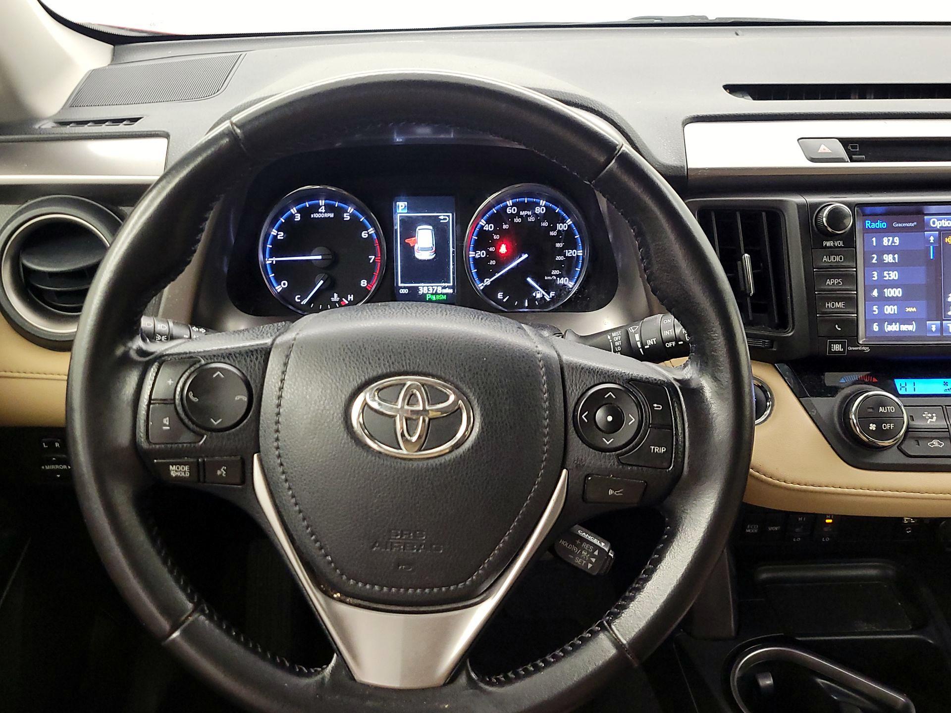 Thumbnail: 2016 Toyota RAV4 - 10