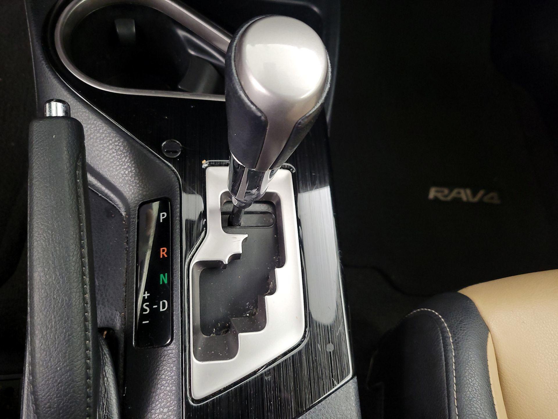 Thumbnail: 2016 Toyota RAV4 - 17