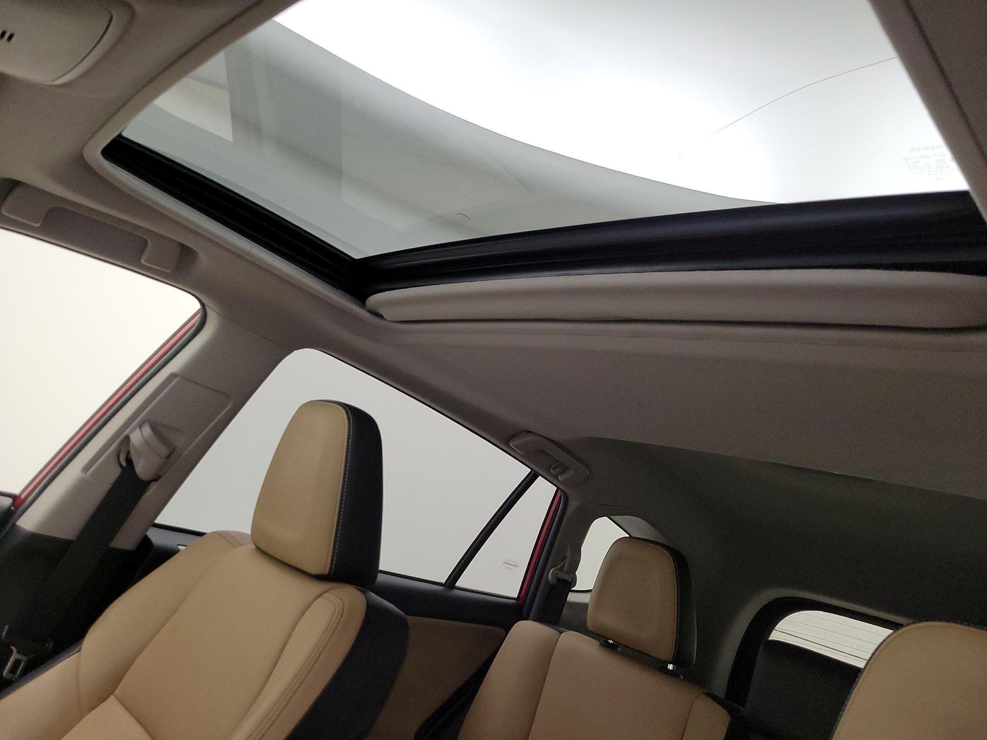 Thumbnail: 2016 Toyota RAV4 - 19