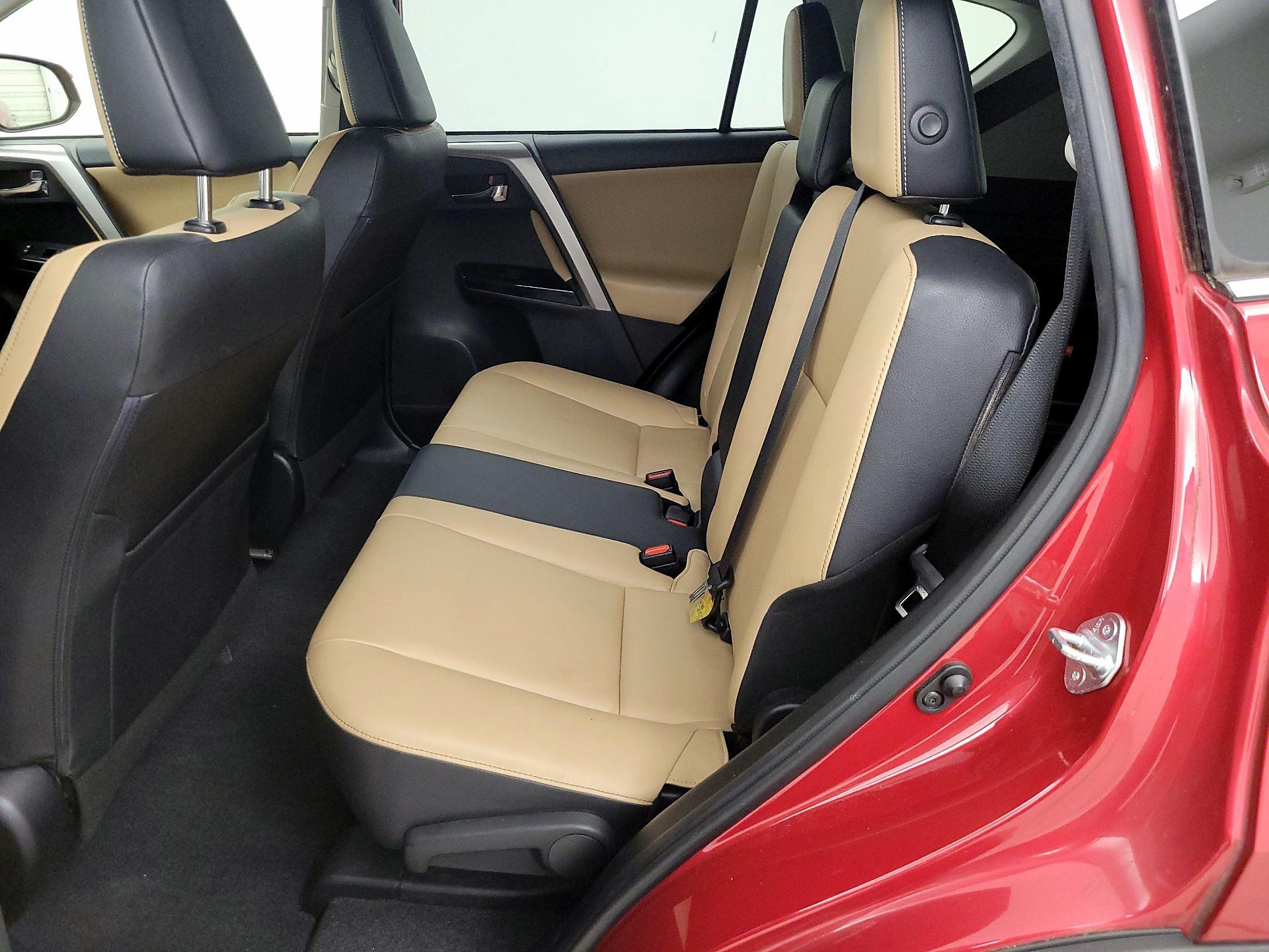 Thumbnail: 2016 Toyota RAV4 - 20