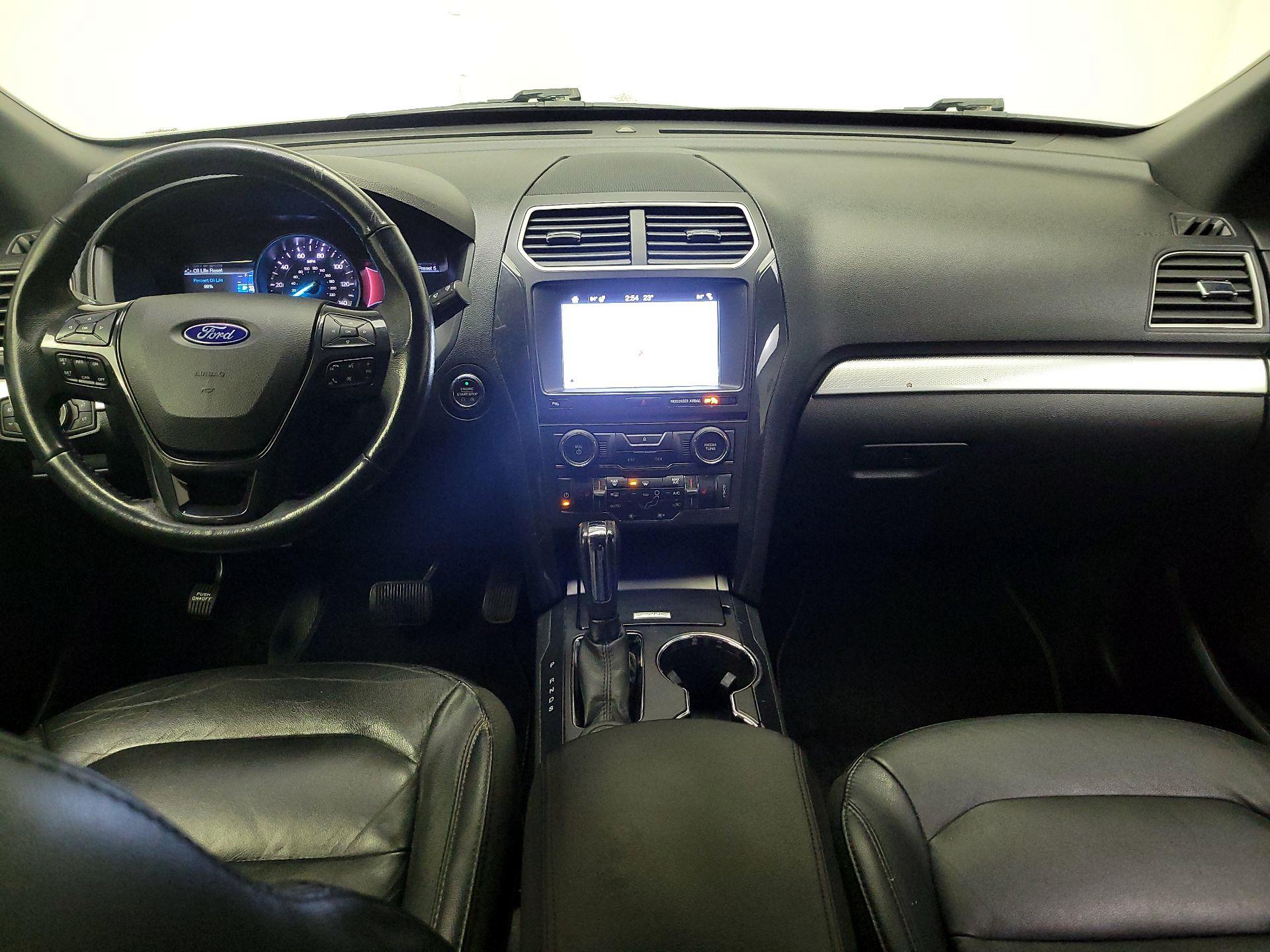 Thumbnail: 2017 Ford Explorer - 9