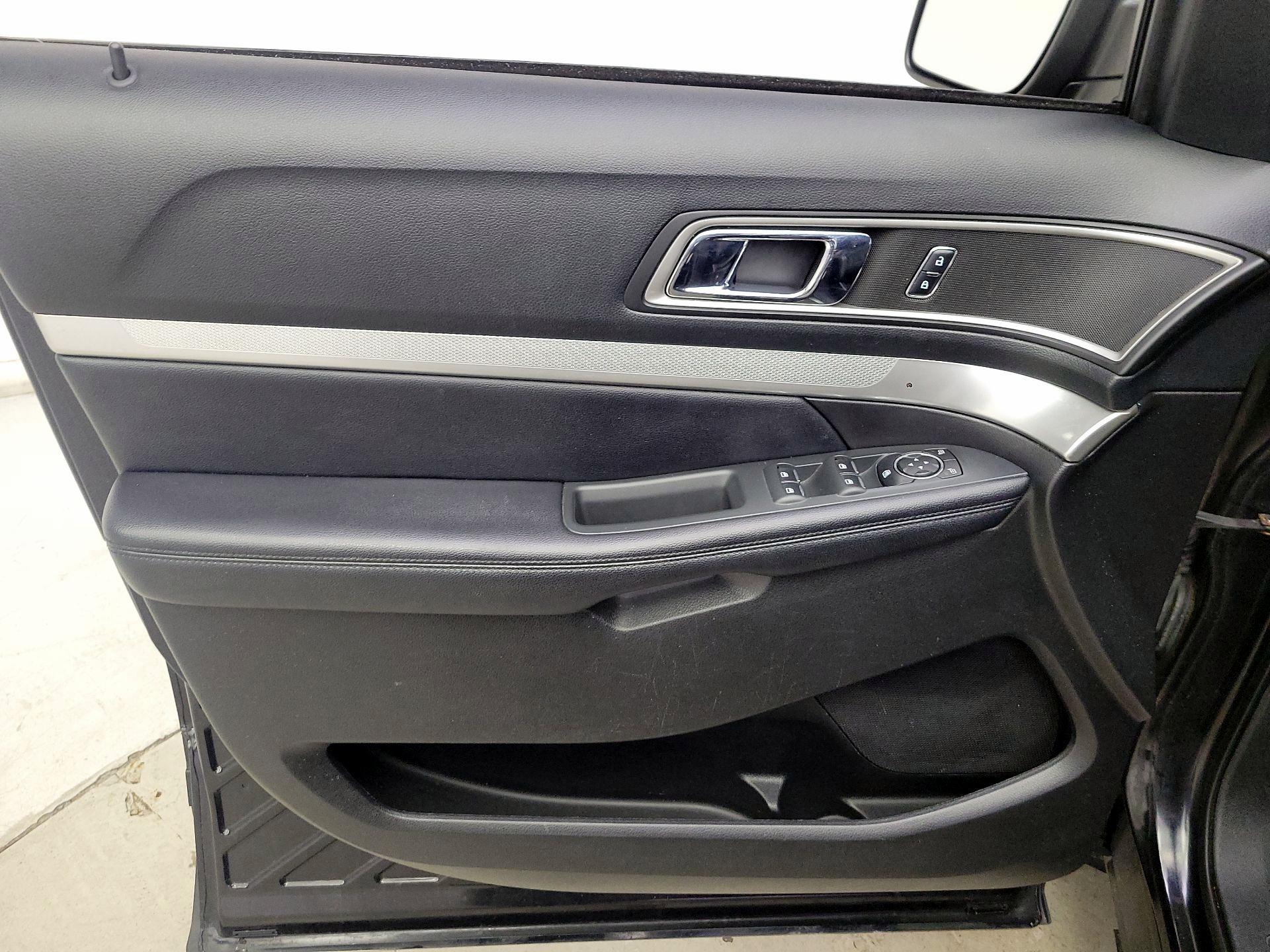 Thumbnail: 2017 Ford Explorer - 12