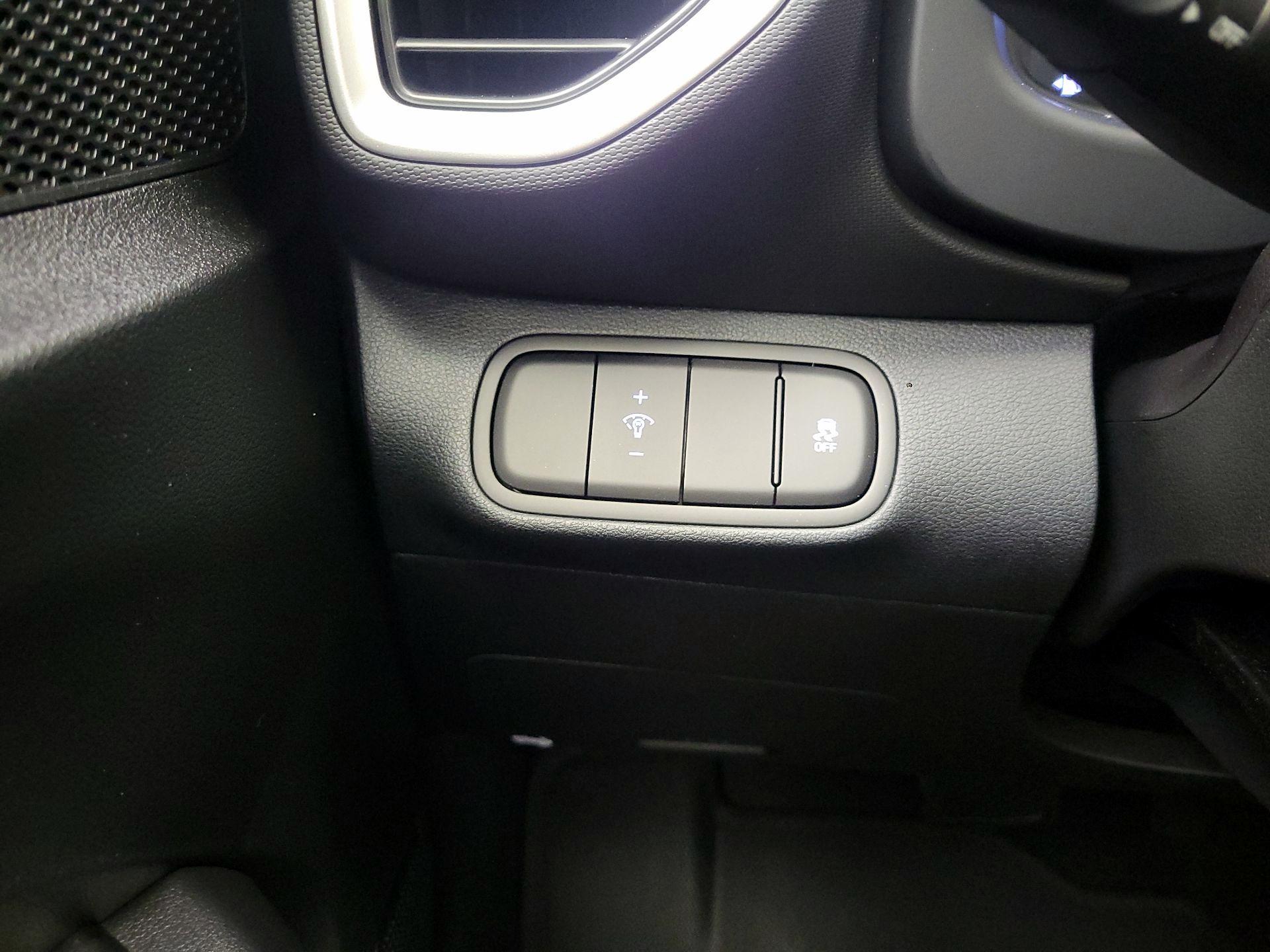 Thumbnail: 2024 Hyundai Venue - 13