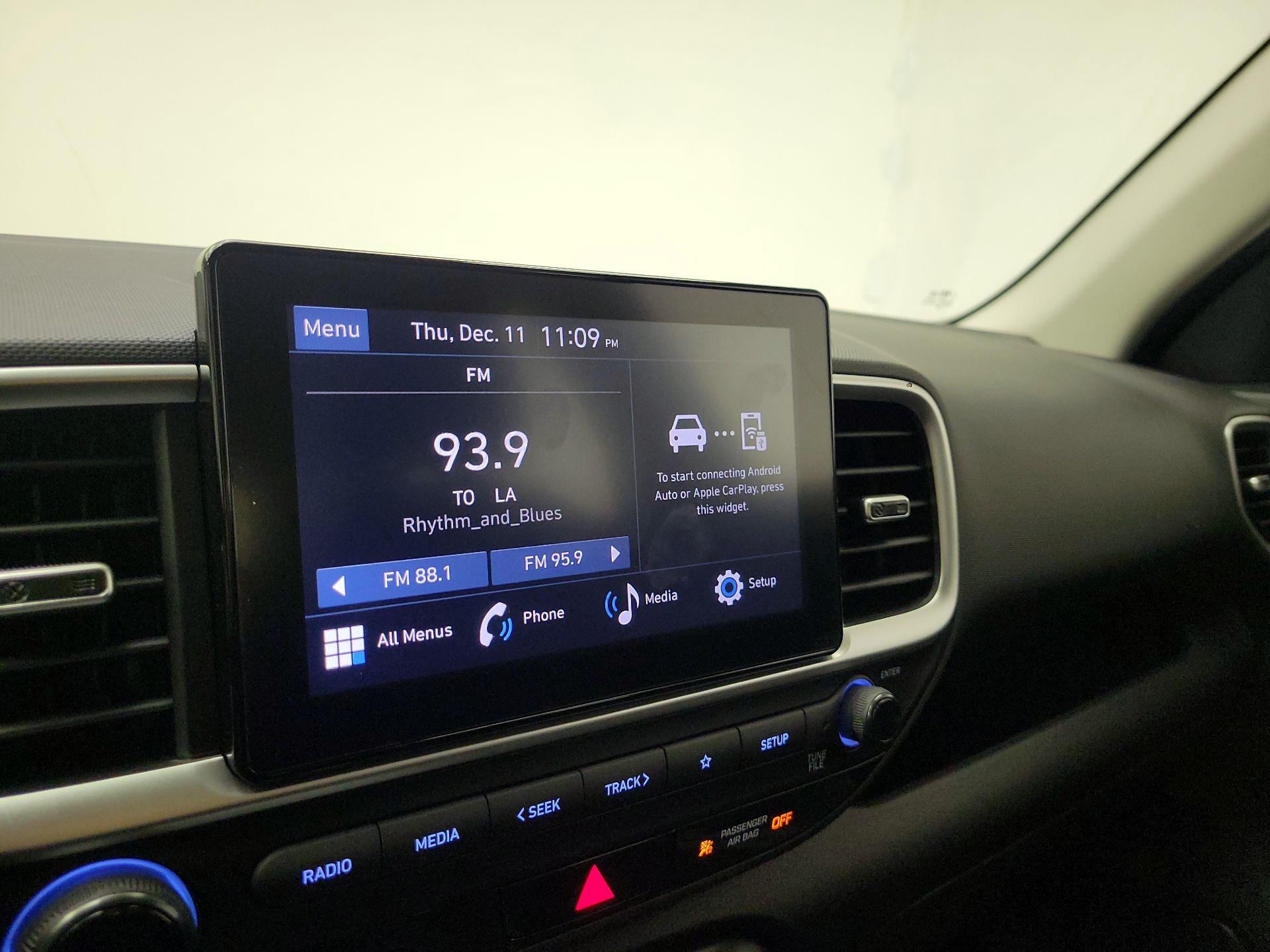 Thumbnail: 2024 Hyundai Venue - 15