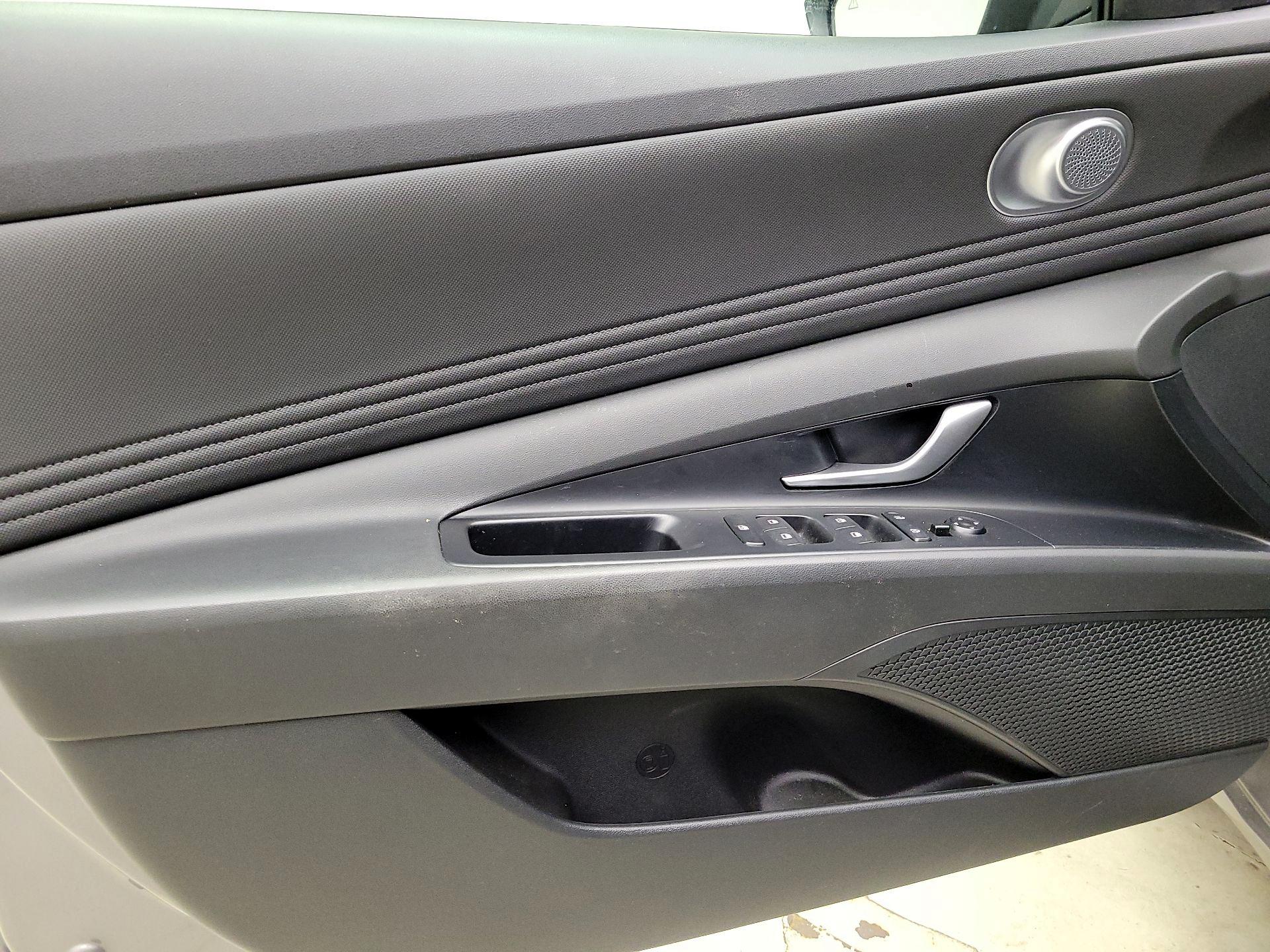 Thumbnail: 2023 Hyundai Elantra - 12