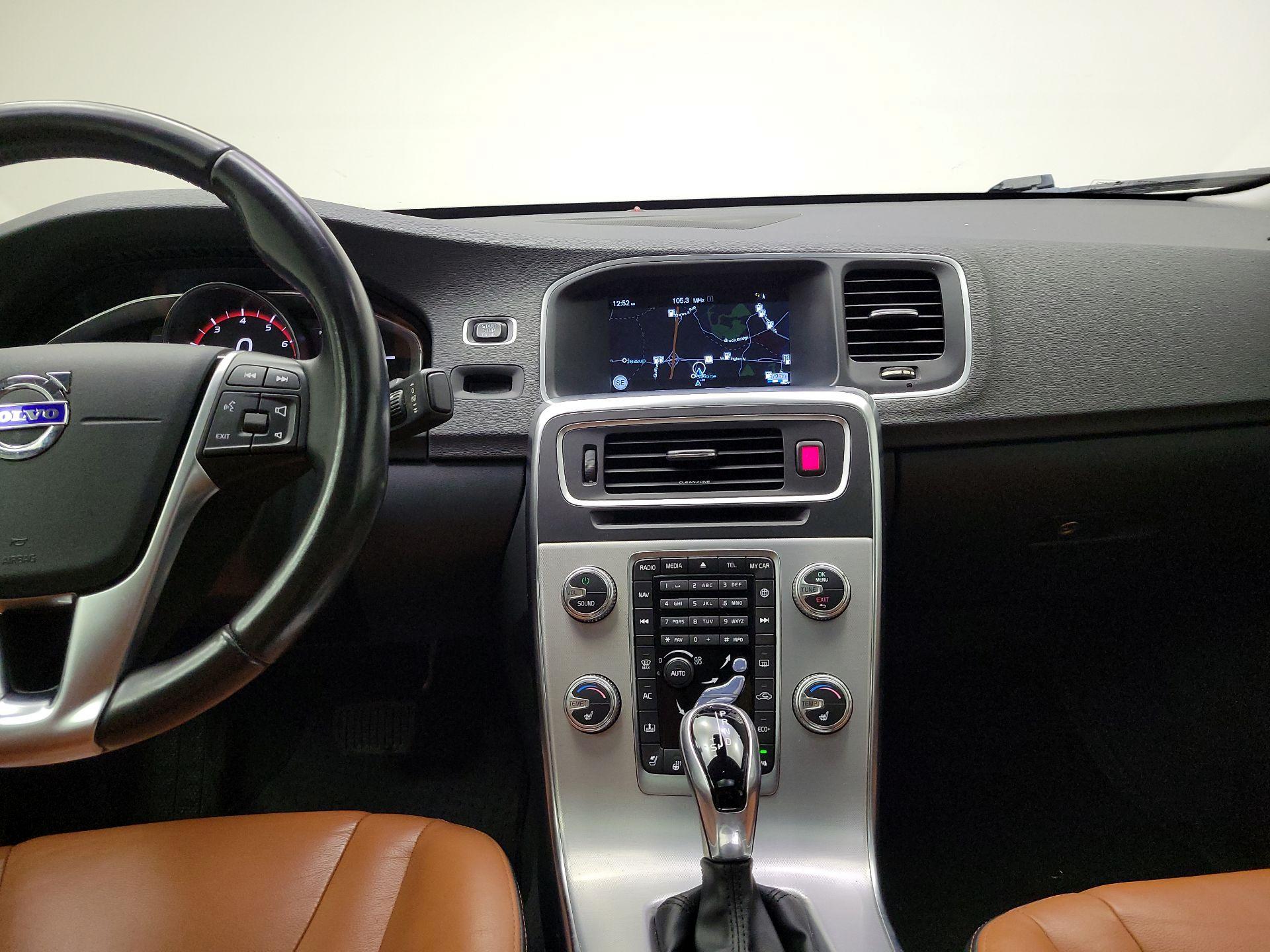 Thumbnail: 2017 Volvo S60 - 9